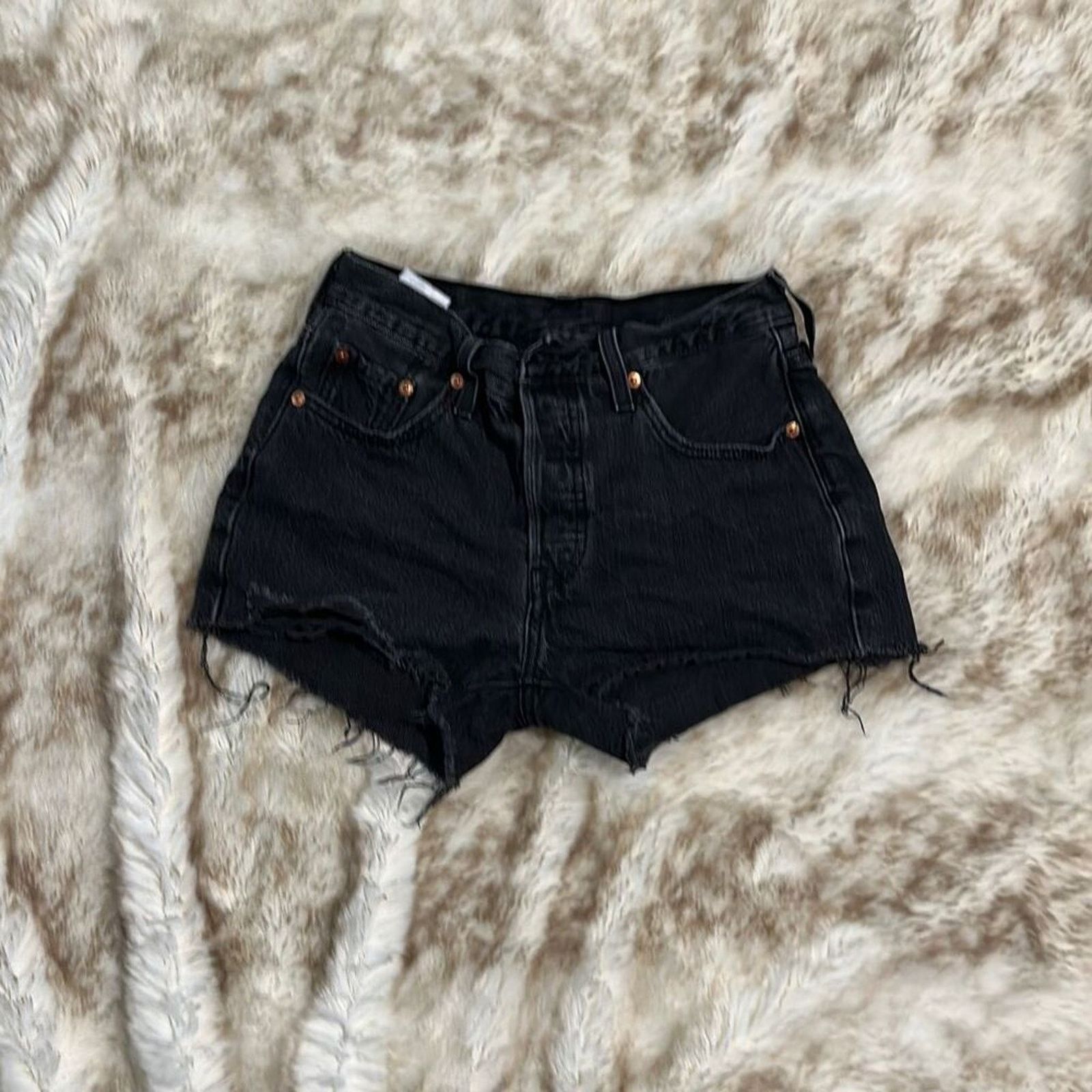 Levi's Levi’s mini black denim button front cut off shorts | Sz 25 Size 25" / US 0 / IT 36 - 2 Thumbnail