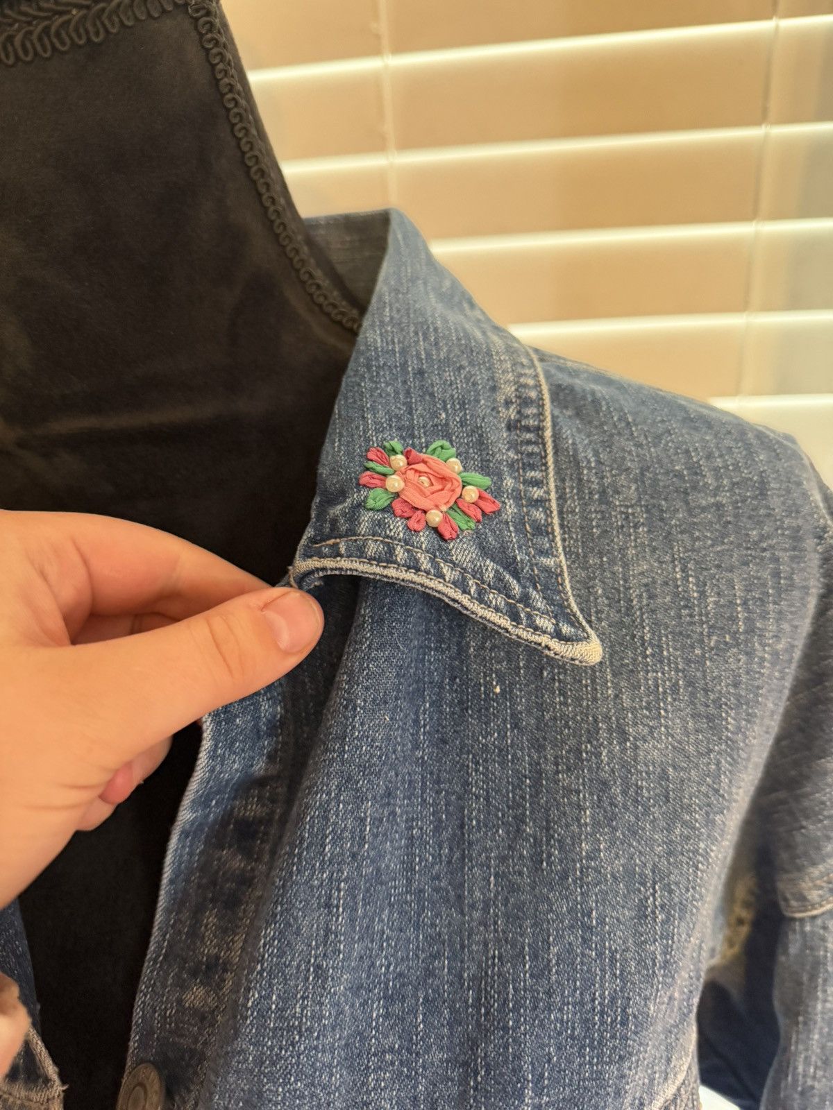 Bill Blass Vintage 80s Bill Blass Denim Jacket Floral Detail Medium Size M / US 6-8 / IT 42-44 - 4 Thumbnail