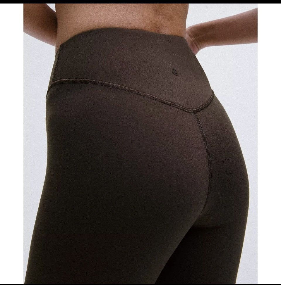 Lululemon Lululemon Wunder Under SmoothCover Tight 25" 6 Espresso Size 28" / US 6 / IT 42 - 2 Thumbnail