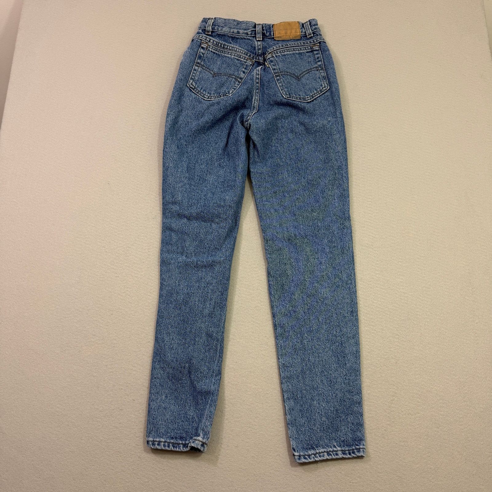 Vintage Vintage Levis 900 Jeans Women's 7 (26x31) Blue Mom High Rise Size 26" / US 2 / IT 38 - 7 Thumbnail