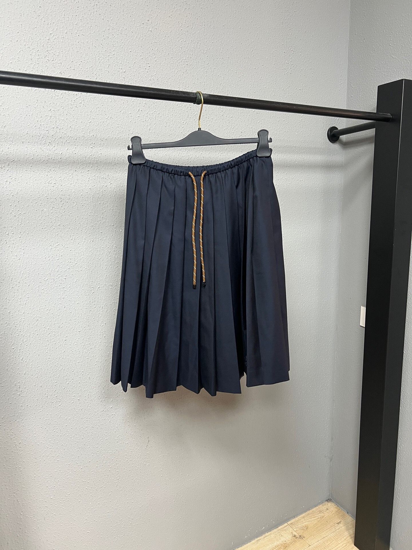 Miu Miu Miu Miu Logo Drawstring Pleated Skirt Size 36" / US 14 / IT 50 - 1 Thumbnail