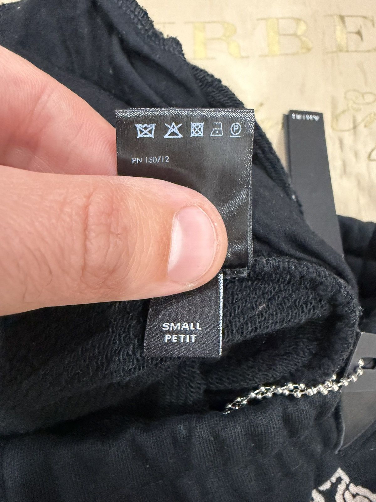 Amiri Amiri Black Bandana Bleach Sweatpants size S Size US 30 / EU 46 - 7 Thumbnail