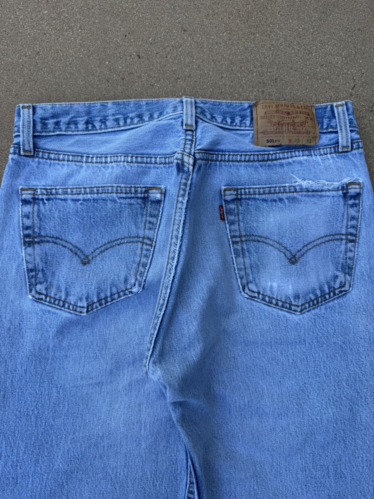 Levi's Vintage 90s Levi’s 501xx Buttonfly Straight Leg Jeans 32x30 Size US 32 / EU 48 - 8 Thumbnail
