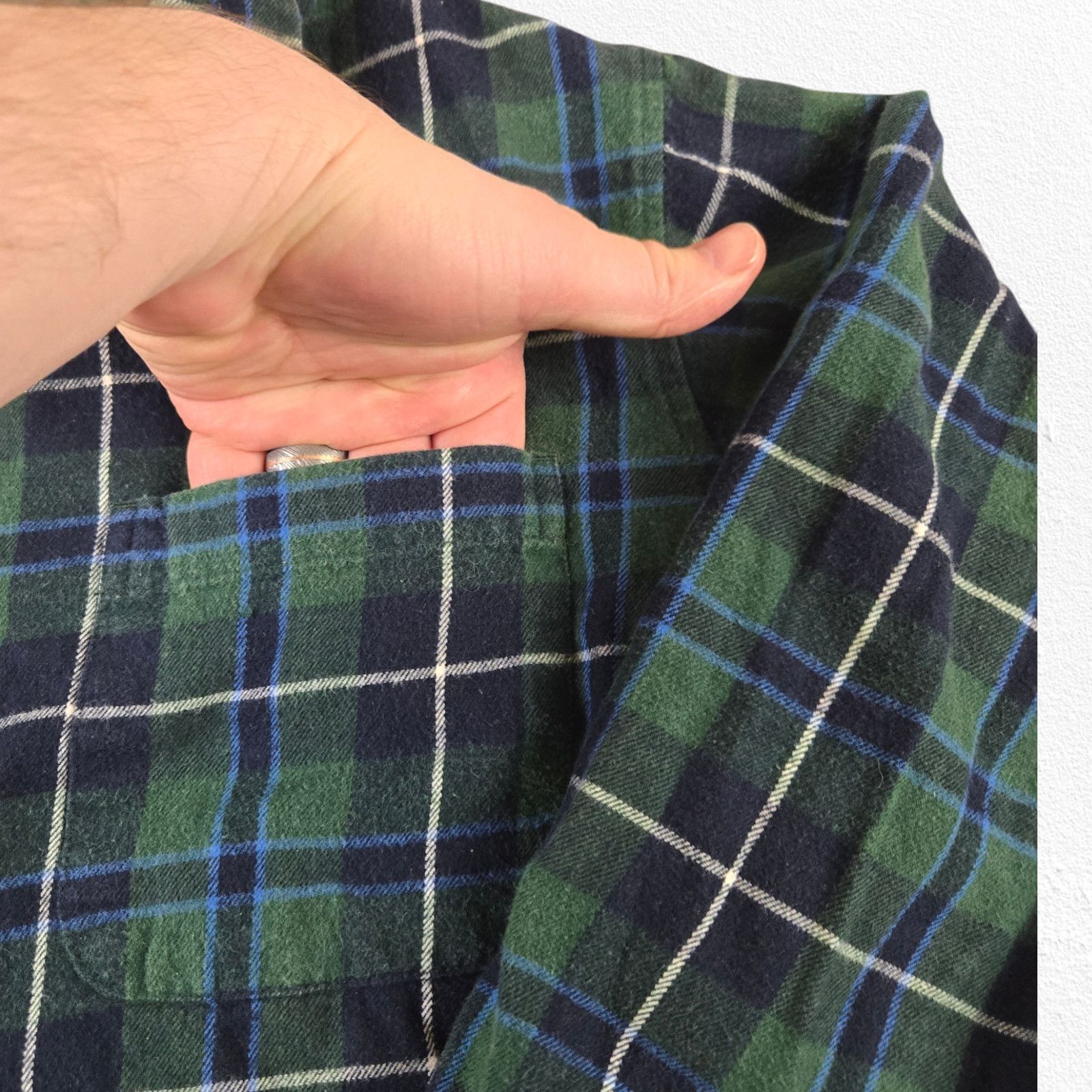 Eddie Bauer Eddie Bauer Green Navy Plaid Flannel Shirt Size Medium Size M / US 6-8 / IT 42-44 - 5 Thumbnail
