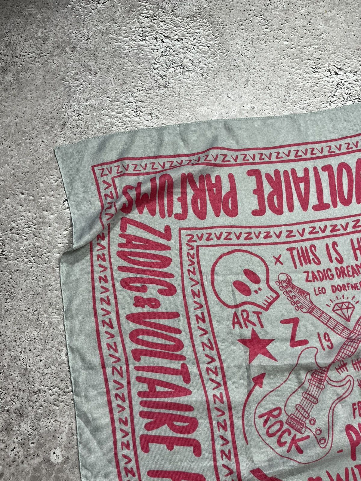 Zadig & Voltaire Zadig & Voltaire 90x90cm Bandana Scarf Pink Rock Graphic Size ONE SIZE - 4 Thumbnail