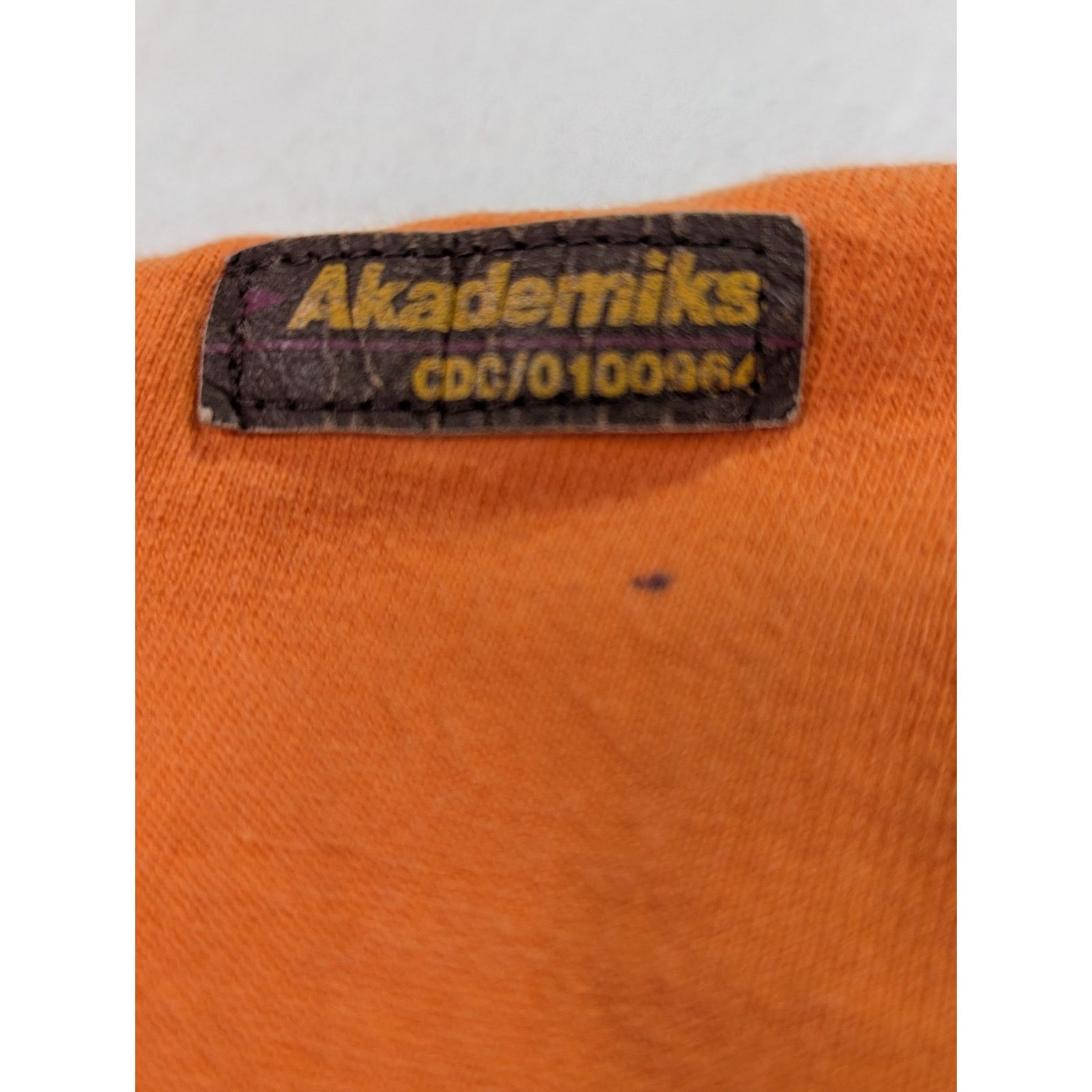 Akademiks VTG Akademiks Storm Riders Orange Tee XXL Embroidered 99 Size US XXL / EU 58 / 5 - 7 Thumbnail