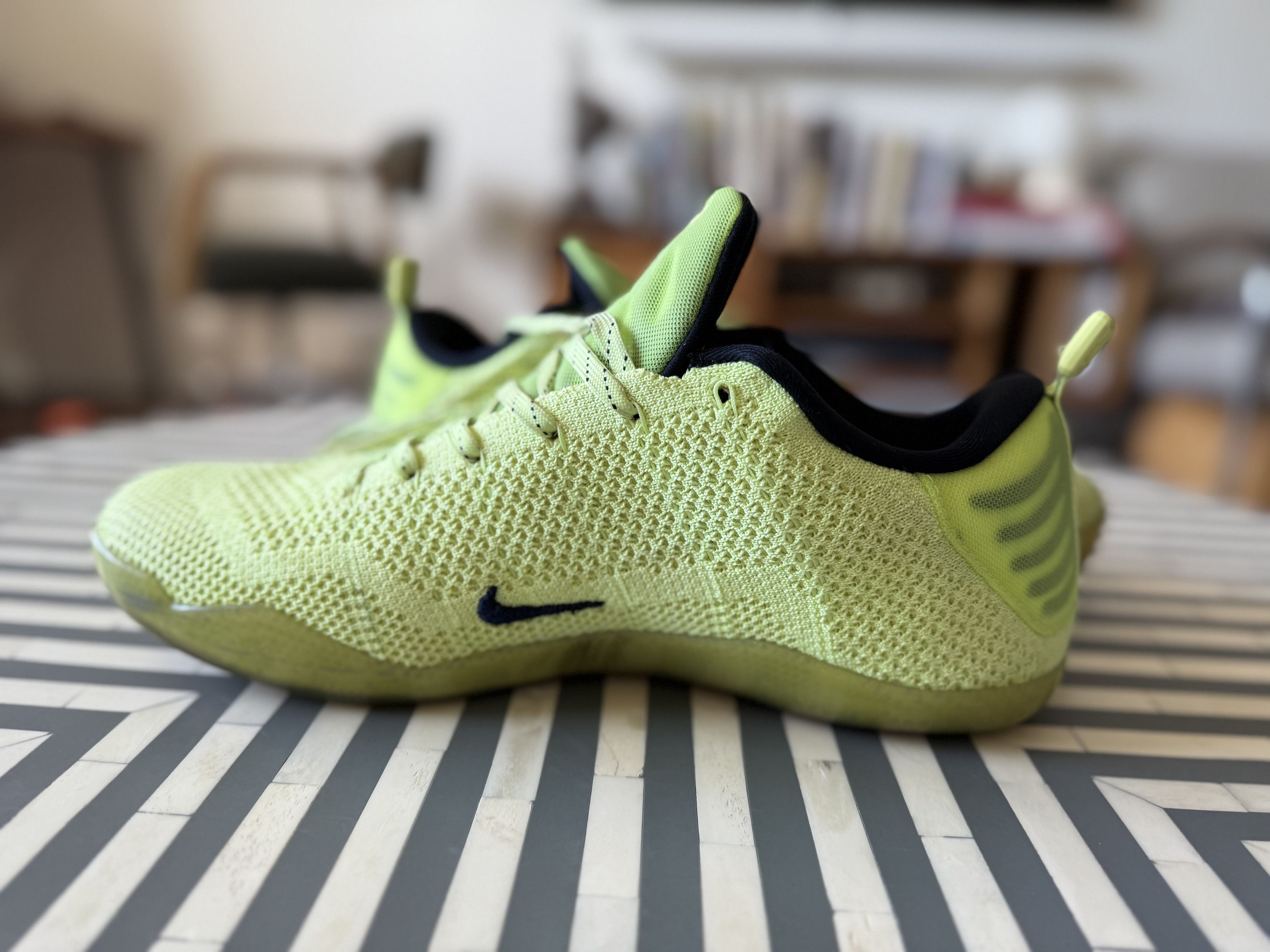 Nike Nike Kobe 11 Elite 4KB Low 'Ghost of Christmas Past' Size US 10.5 / EU 43-44 - 4 Thumbnail