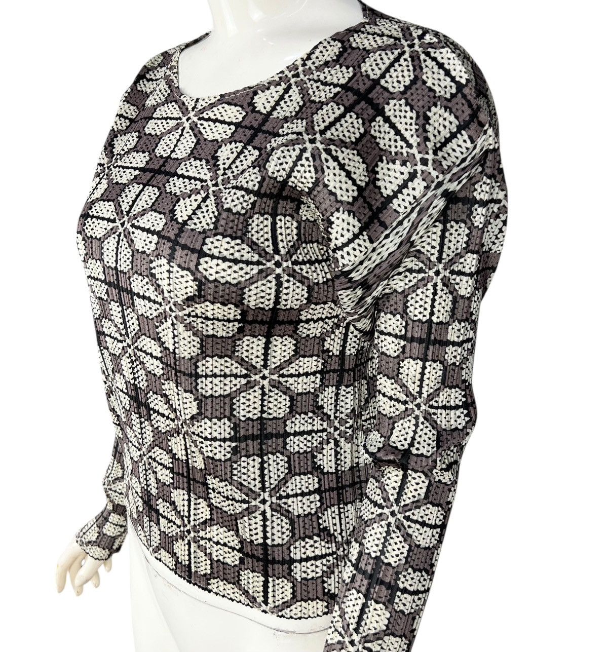 Pleats Please Issey Miyake Pleats Please Pleated Stretchable Body Fit Women’s Top Size L / US 10 / IT 46 - 3 Thumbnail