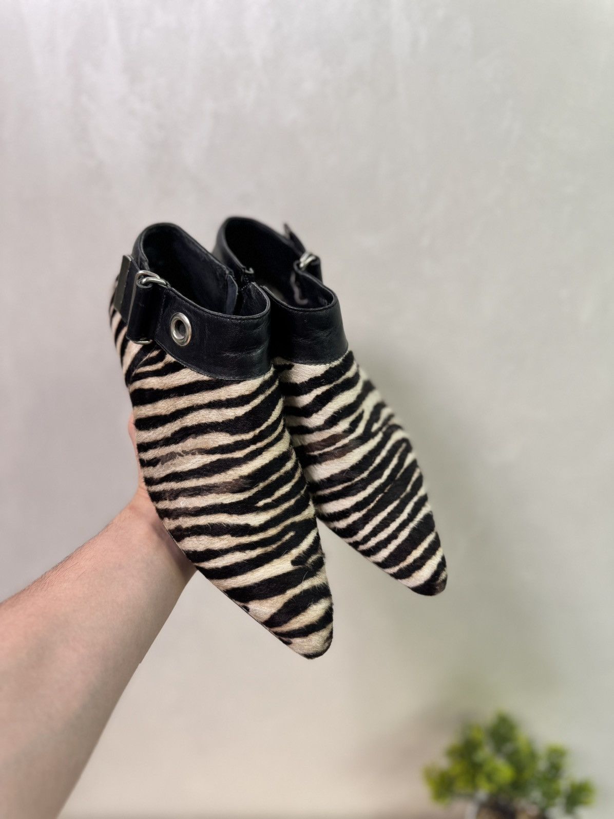 Designer × Western Rise VINTAGE BALENCIAGA STYLE YETI FUR BOOTS SHOES Size US 6 / IT 36 - 7 Thumbnail