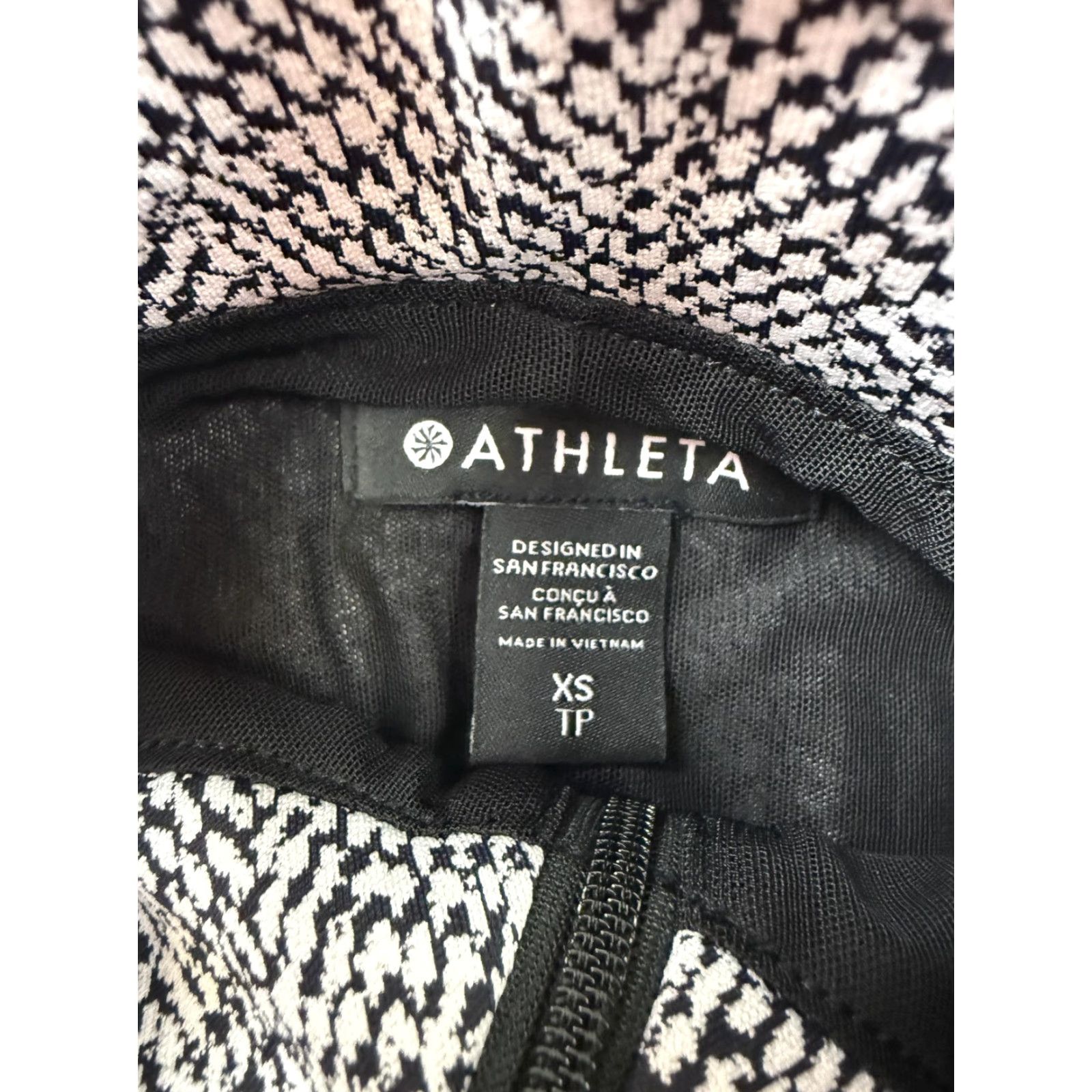 Athleta Athleta Sweater Dress Women XS Black Herringbone Mock Neck Textured Delancey Size XS / US 0-2 / IT 36-38 - 4 Thumbnail