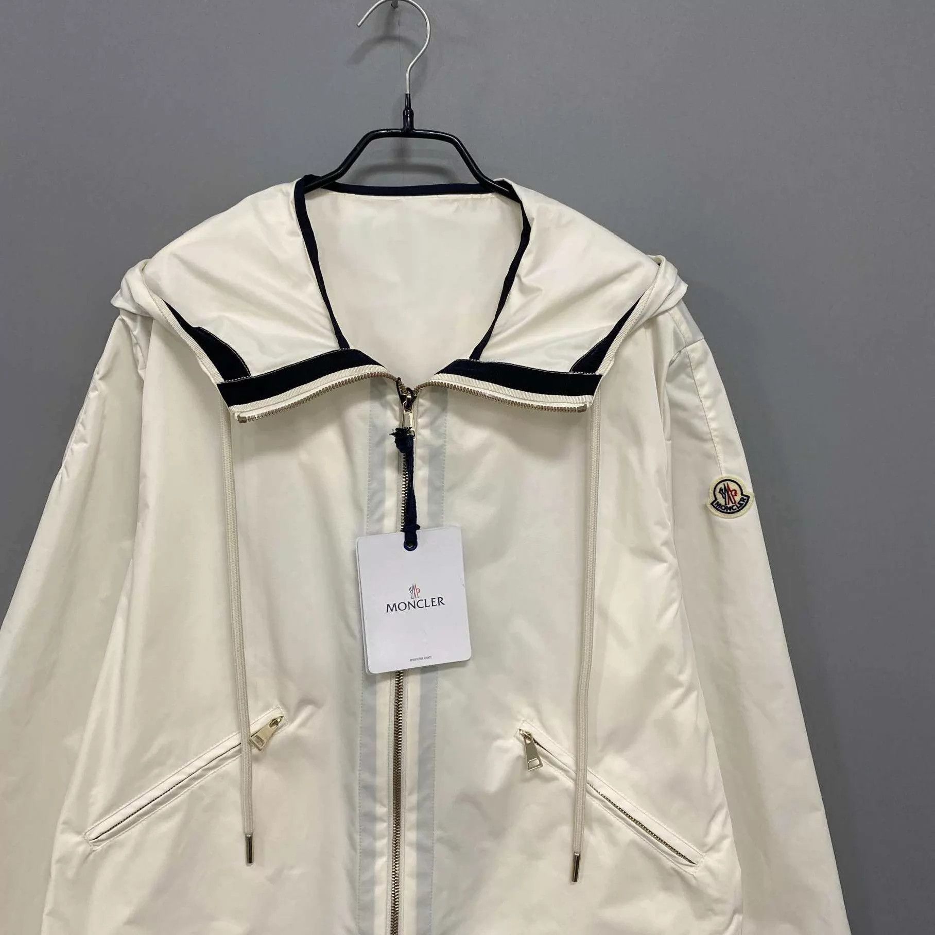 Moncler Moncler new sleeve patch logo shell jacket size 1 Size S / US 4 / IT 40 - 2 Thumbnail
