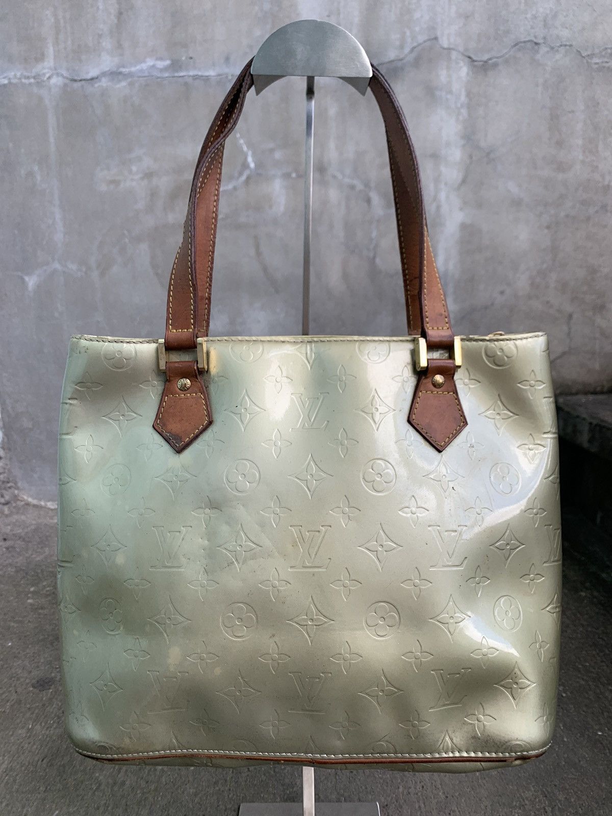 Louis Vuitton Vernis Houston Light Green Patent Shoulder Bag Size ONE SIZE - 1 Thumbnail