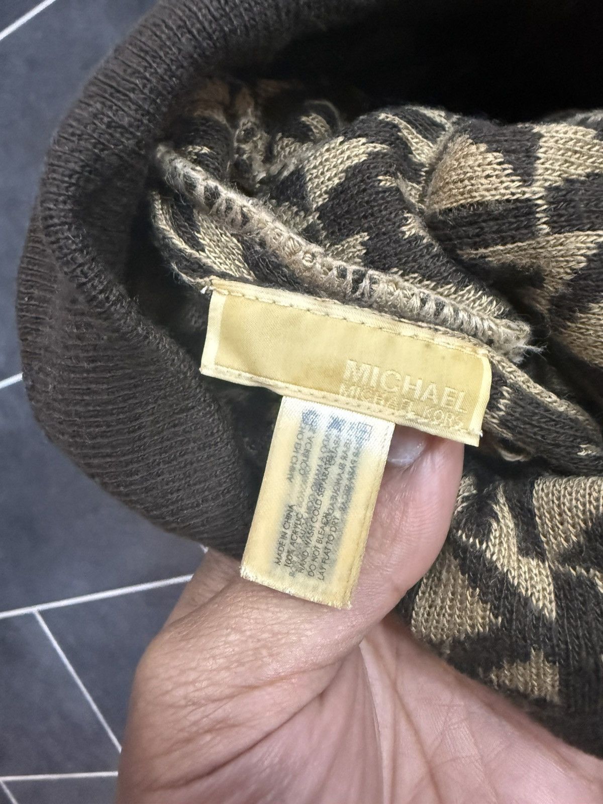 Michael Kors Michael Kors Monogram Brown beanie Size ONE SIZE - 2 Thumbnail