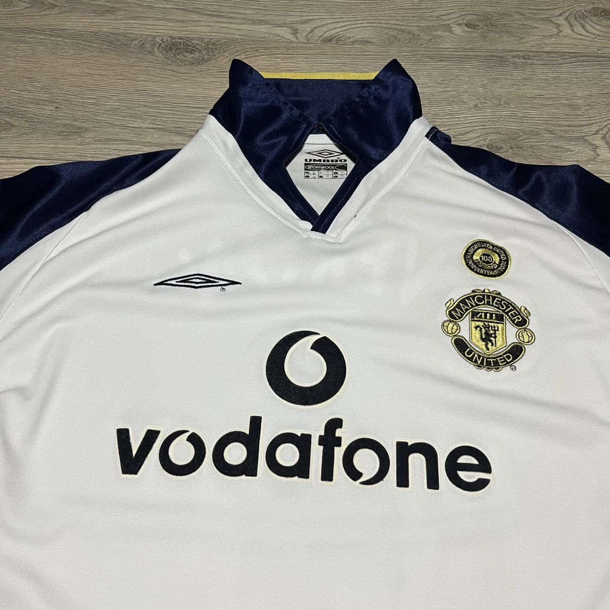 Umbro Manchester United Jersey UMBRO Veron #4 Size US XL / EU 56 / 4 - 3 Thumbnail