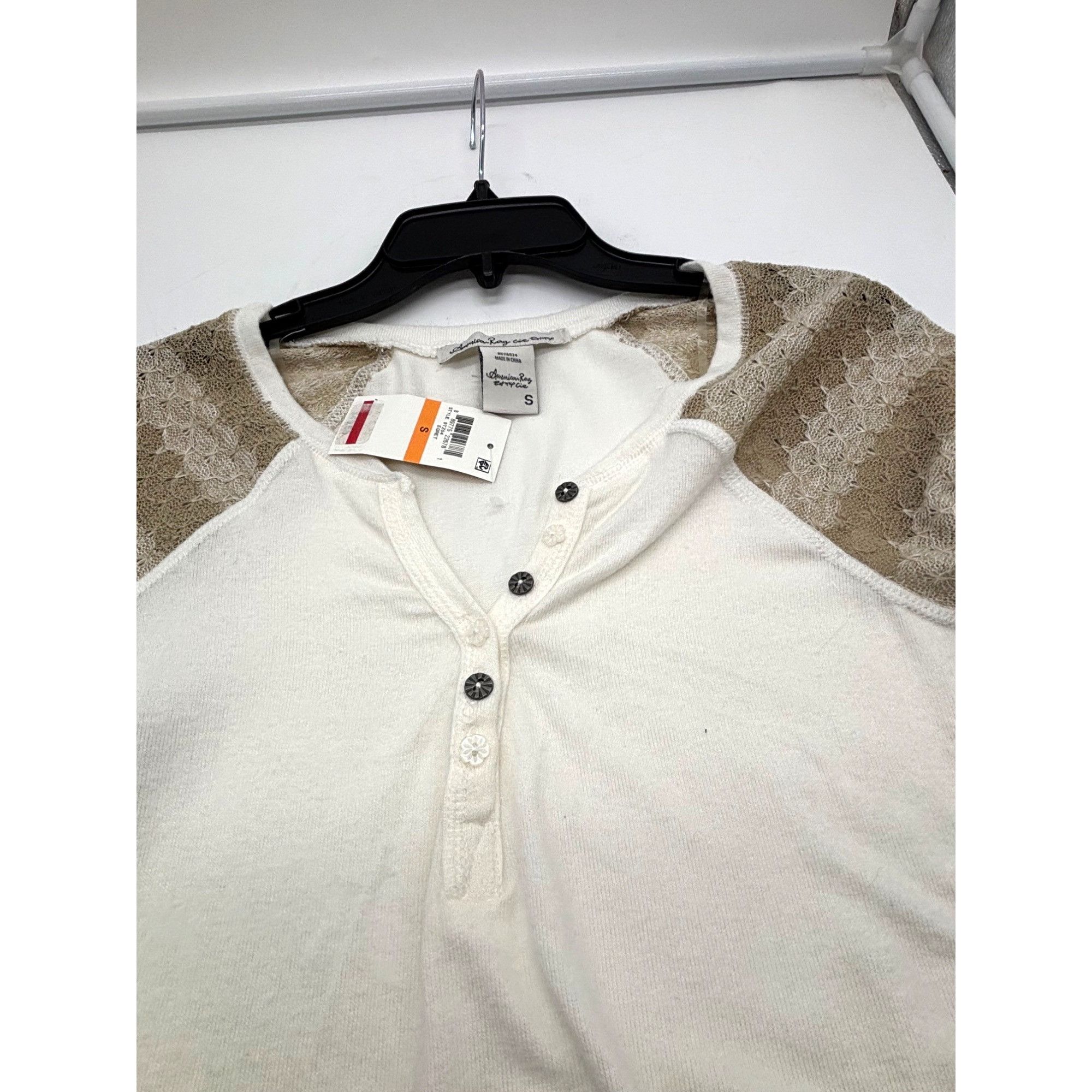 American Rag American Rag Juniors' Crochet-Sleeve Henley Top, Egret/Beig Size S / US 4 / IT 40 - 5 Thumbnail