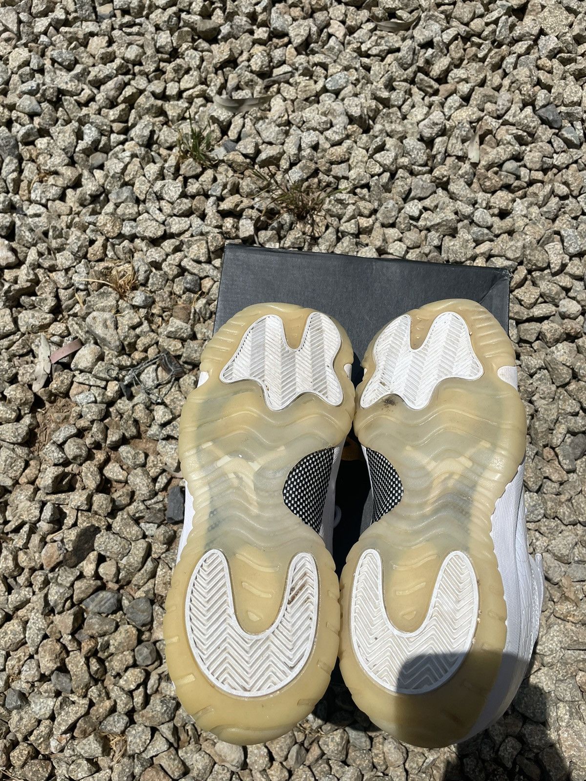 Jordan Brand × Nike Air Jordan 11 heiress pure platinum Size US 8.5 / EU 41-42 - 7 Thumbnail