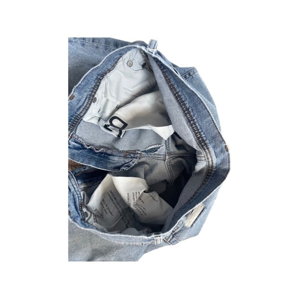 Bdg BDG Jeans Light-wash Blue Distressed Women’s Size 30. Size 30" / US 8 / IT 44 - 4 Thumbnail
