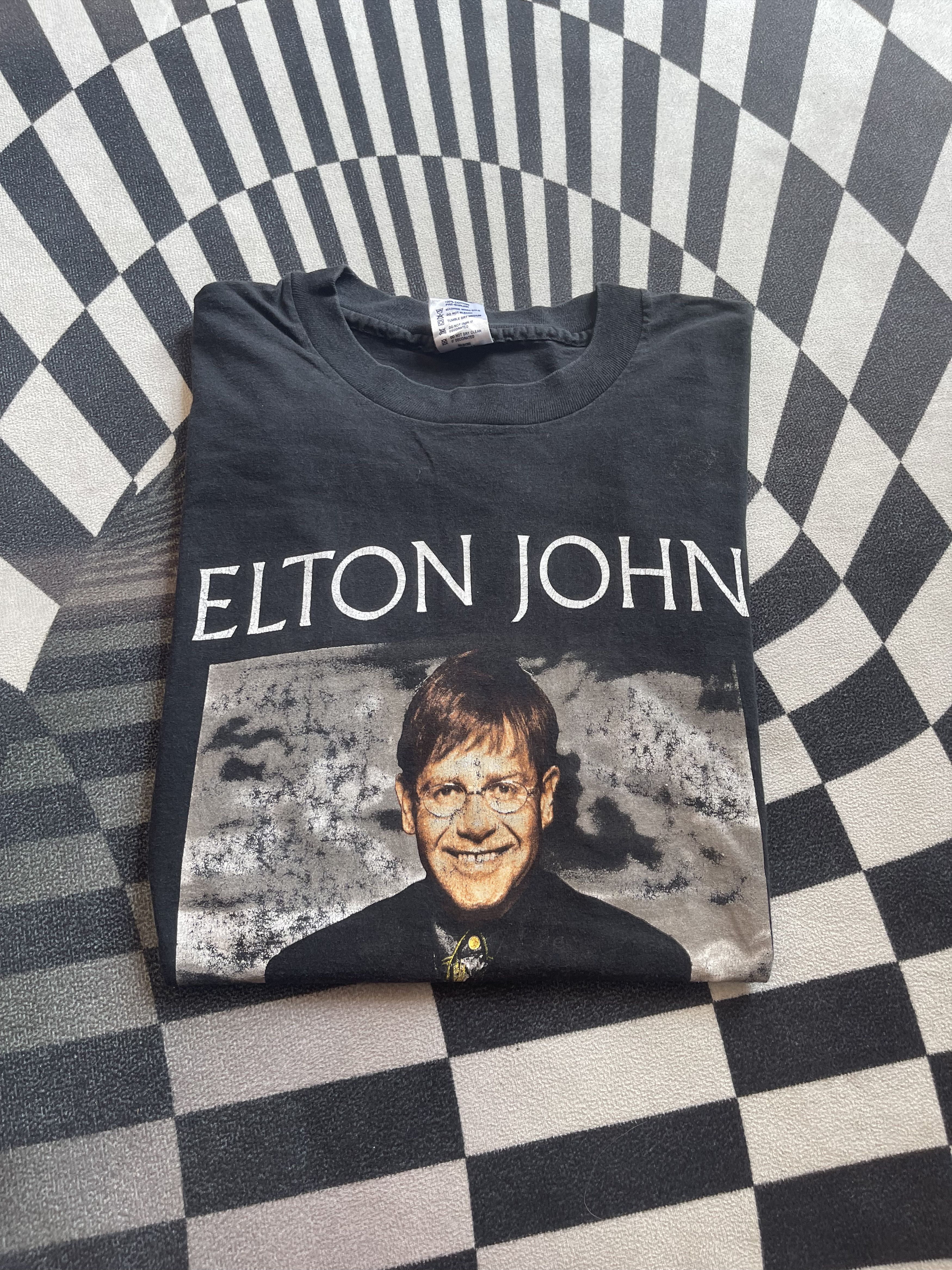 Band Tees Vintage 1994 Elton John T-Shirt Size US XL / EU 56 / 4 - 1 Thumbnail