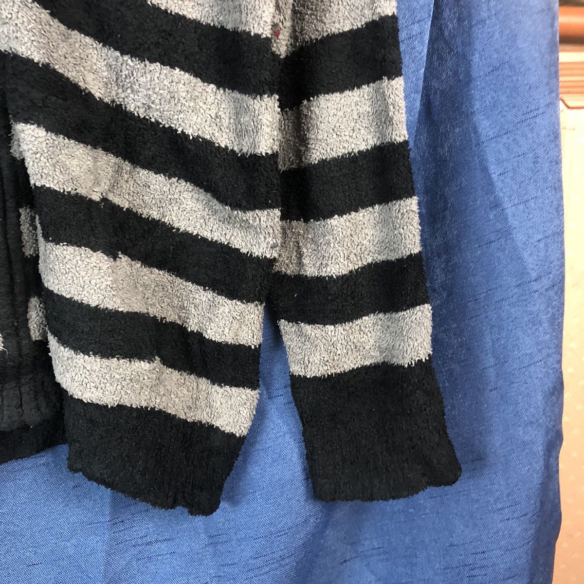 OVER THE STRiPES × Uniqlo Vintage Uniqlo Stripe Black Grey Hoodie #846 Size US M / EU 48-50 / 2 - 9 Thumbnail