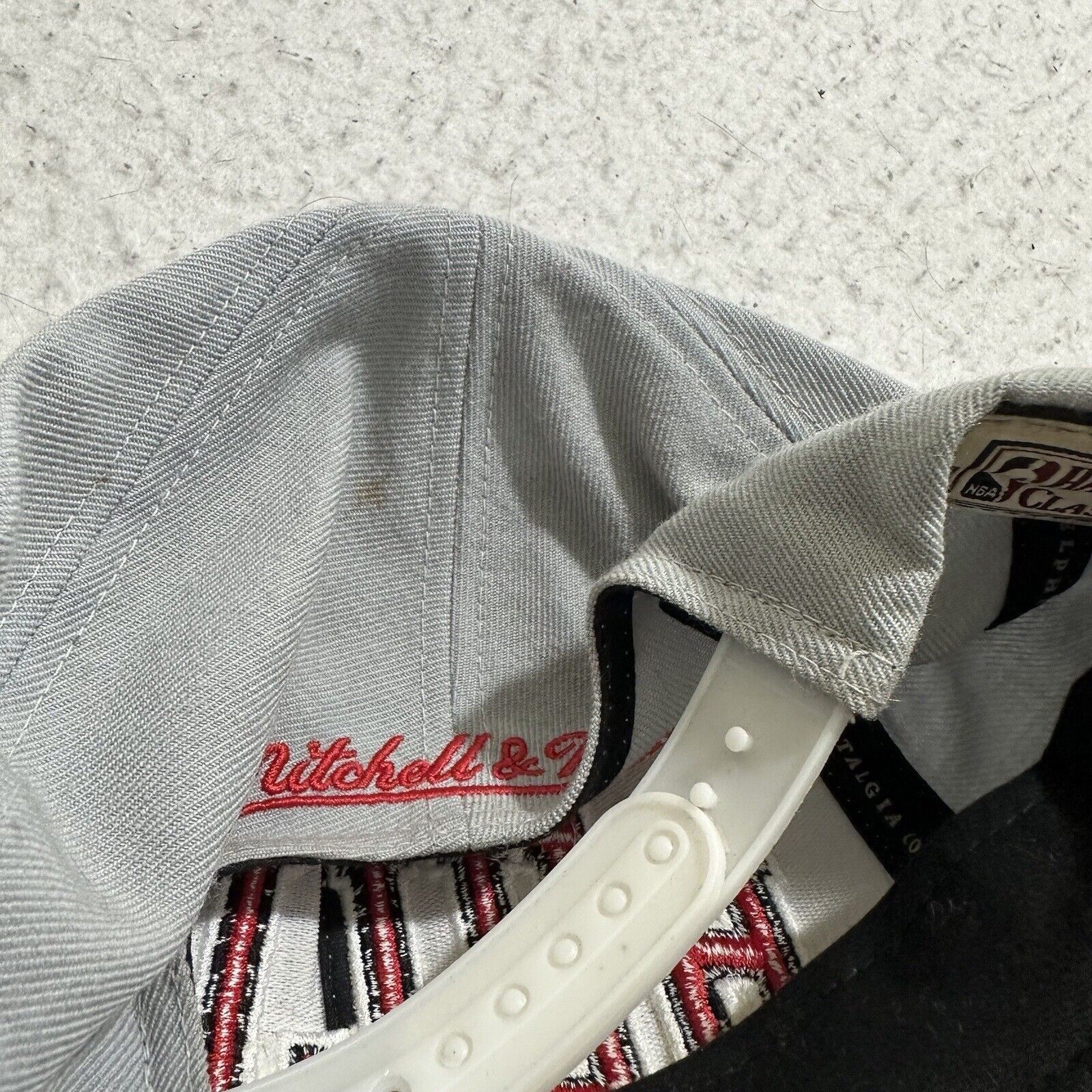 Mitchell & Ness Mitchell & Ness Chicago Bulls Hat Baseball Cap Gray Red Wool Size ONE SIZE - 14 Thumbnail