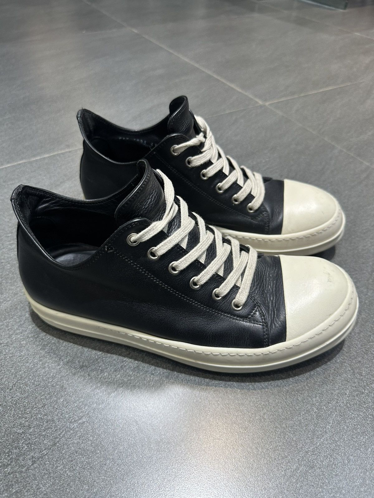 Rick Owens Rick Owens Low Top Sneakers Size US 8.5 / EU 41-42 - 2 Thumbnail