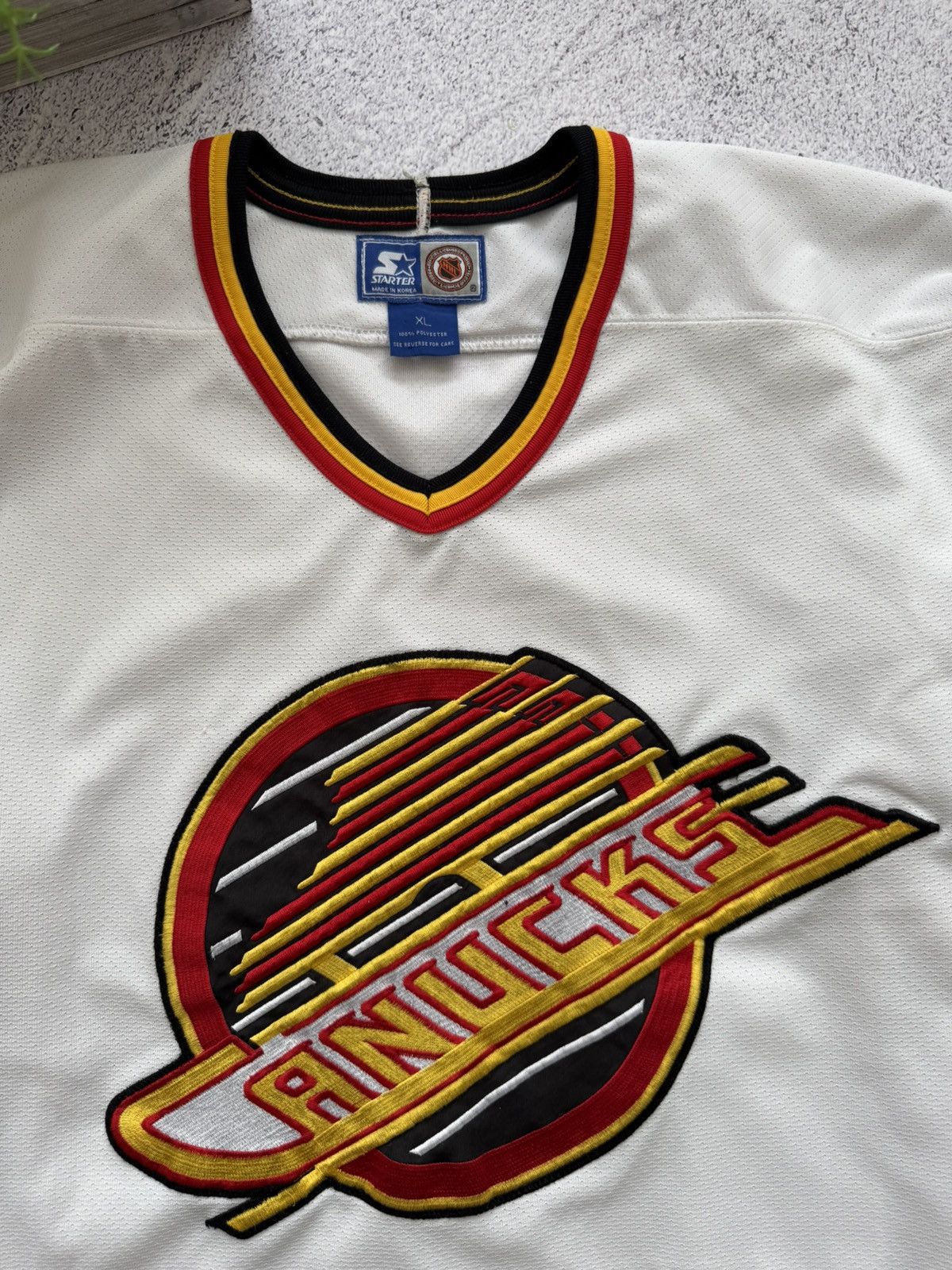 Starter 1990s VANCOUVER CANUCKS NHL HOCKEY SHIRT JERSEY STARTER RARE Size US XL / EU 56 / 4 - 4 Thumbnail