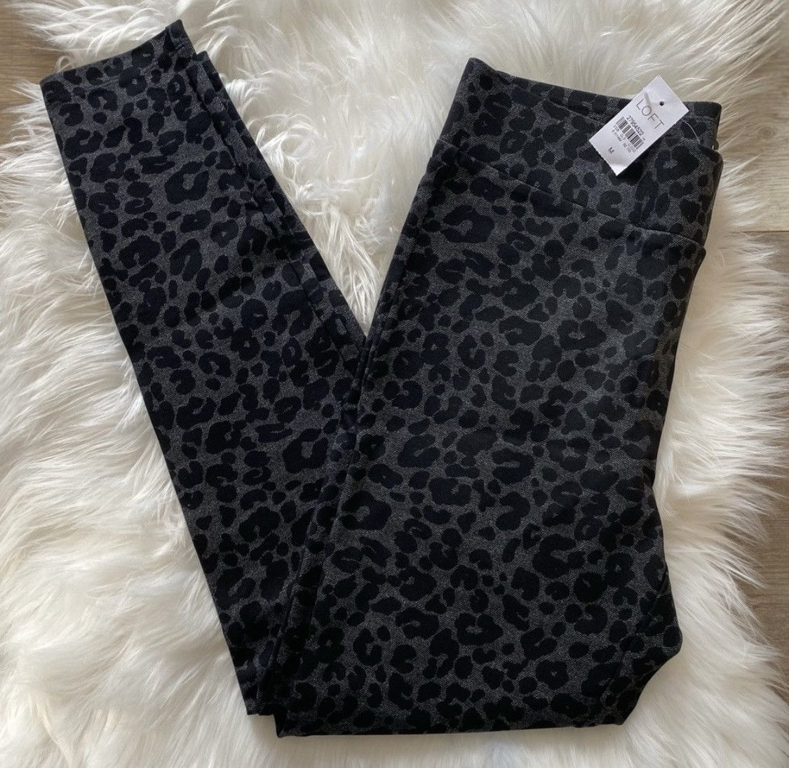 Loft LOFT LEOPARD ANIMAL PRINT LEGGINGS SZ M Size 32" / US 10 / IT 46 - 1 Thumbnail