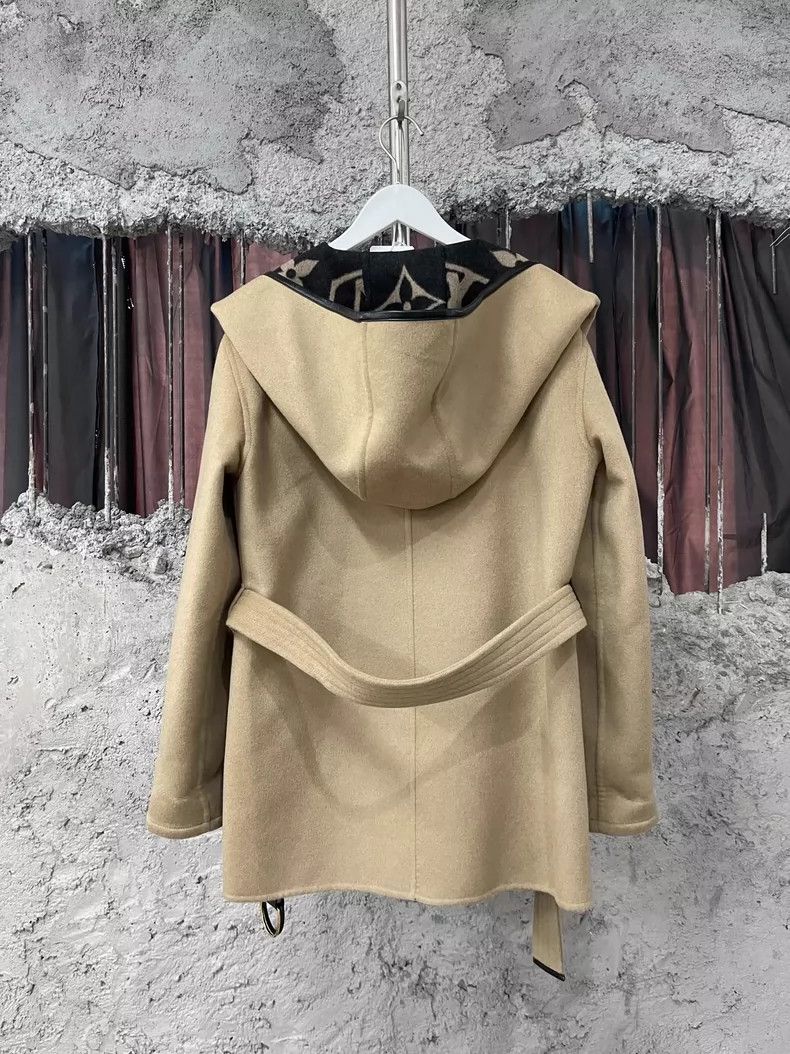 Louis Vuitton Louis Vuitton coat Size XXS / US 00 / IT 34 - 2 Thumbnail
