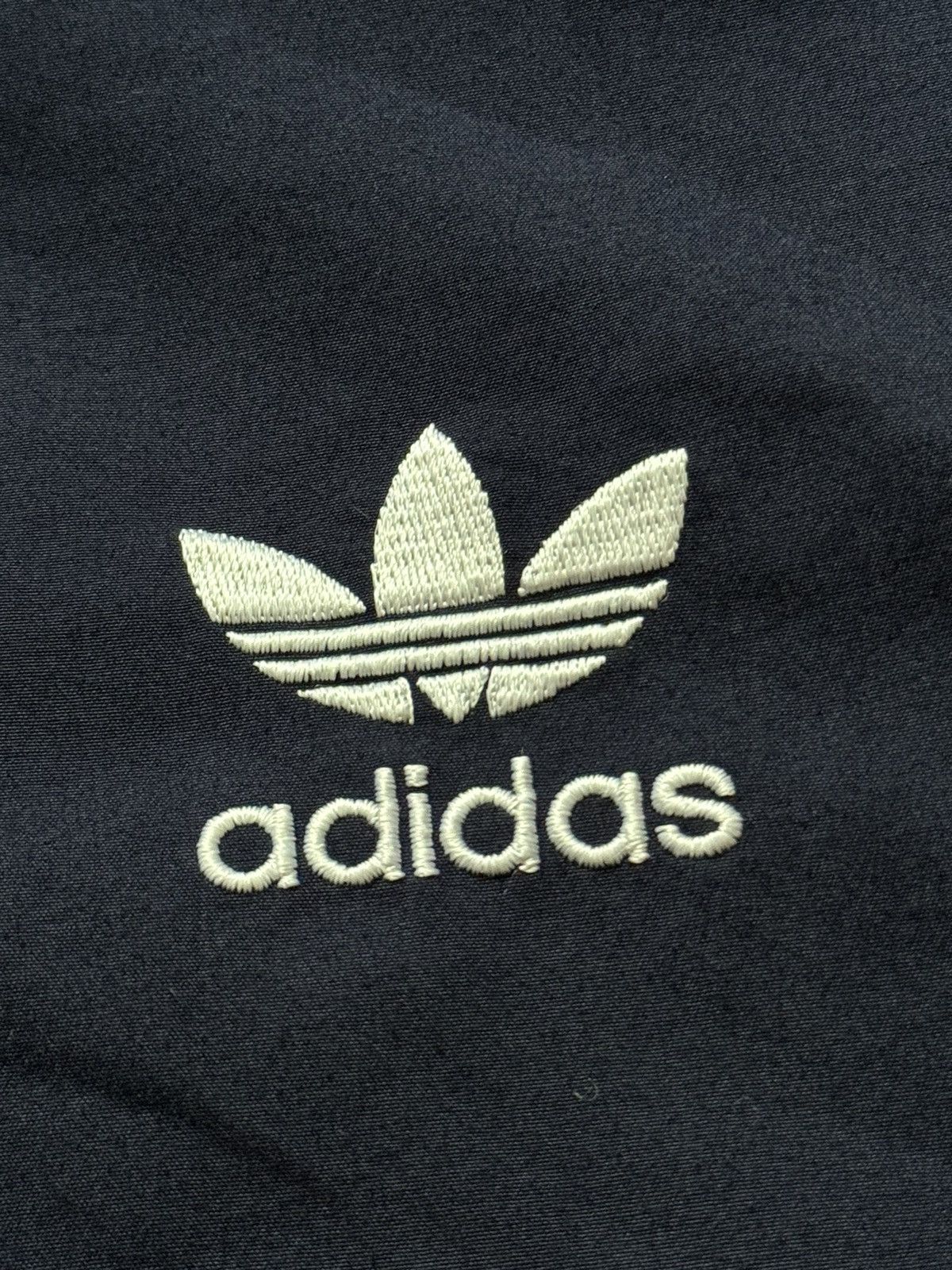 Adidas × Vintage Adidas L/XL vintage 3 stripes jacket zip bomber light Size US L / EU 52-54 / 3 - 9 Thumbnail