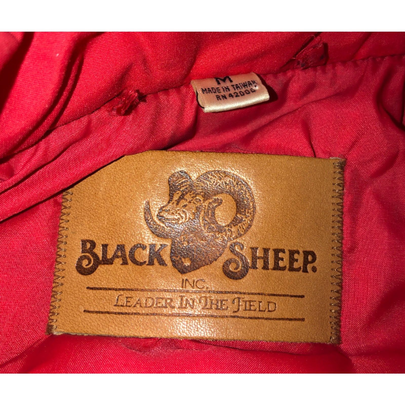 Vintage Black Sheep Vest Mens Black/Red Down Filled Full Zip Puffer Size M Size US M / EU 48-50 / 2 - 6 Thumbnail