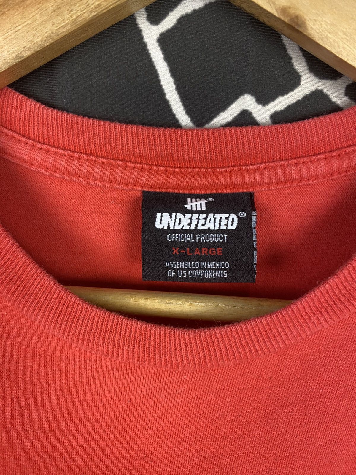 Undefeated Vintage Undefeated Red Tshirt Size US L / EU 52-54 / 3 - 6 Thumbnail