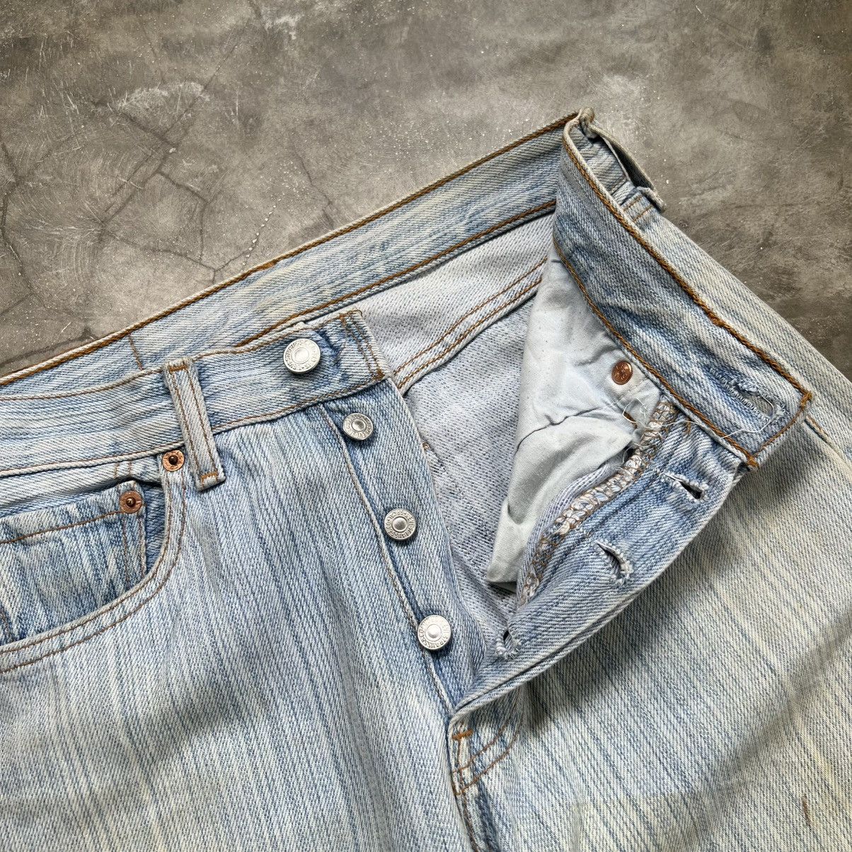 Levi's Vintage Levi’s Light Wash Fade Straight Fit Jeans Size US 27 - 10 Thumbnail