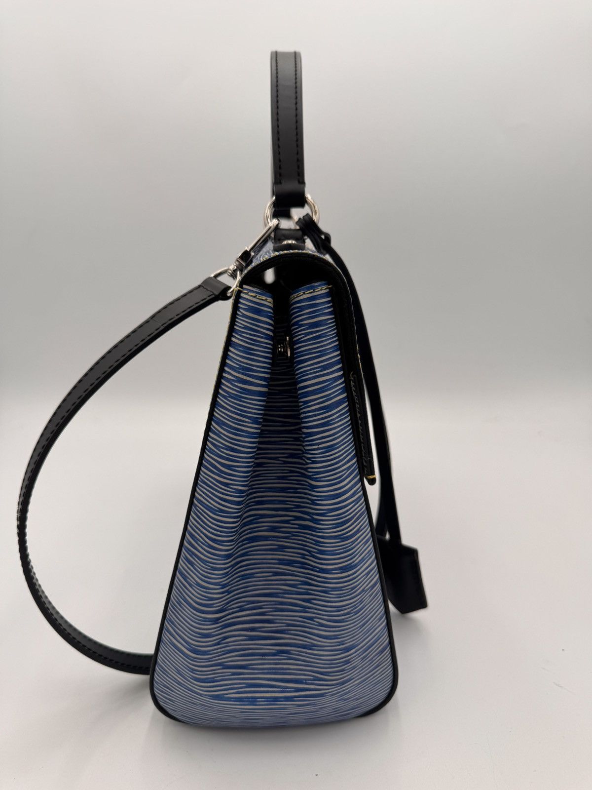 Louis Vuitton Louis Vuitton Epi Leather Cluny Size ONE SIZE - 3 Thumbnail