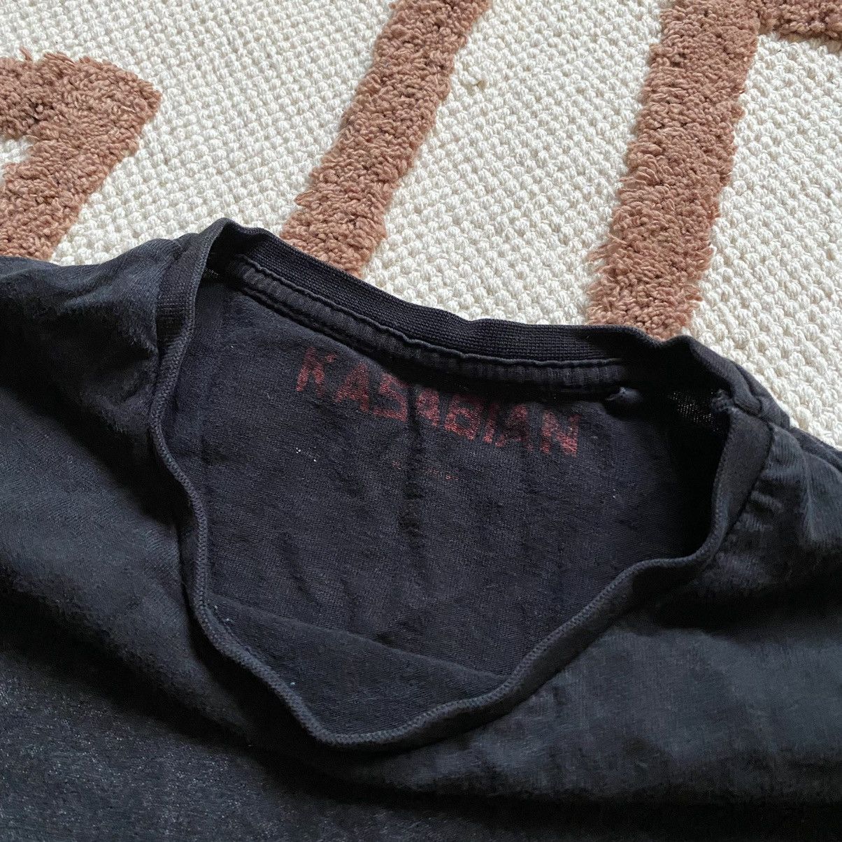 Band Tees KASABIAN BAND 2012 T SHIRT Size US S / EU 44-46 / 1 - 3 Thumbnail