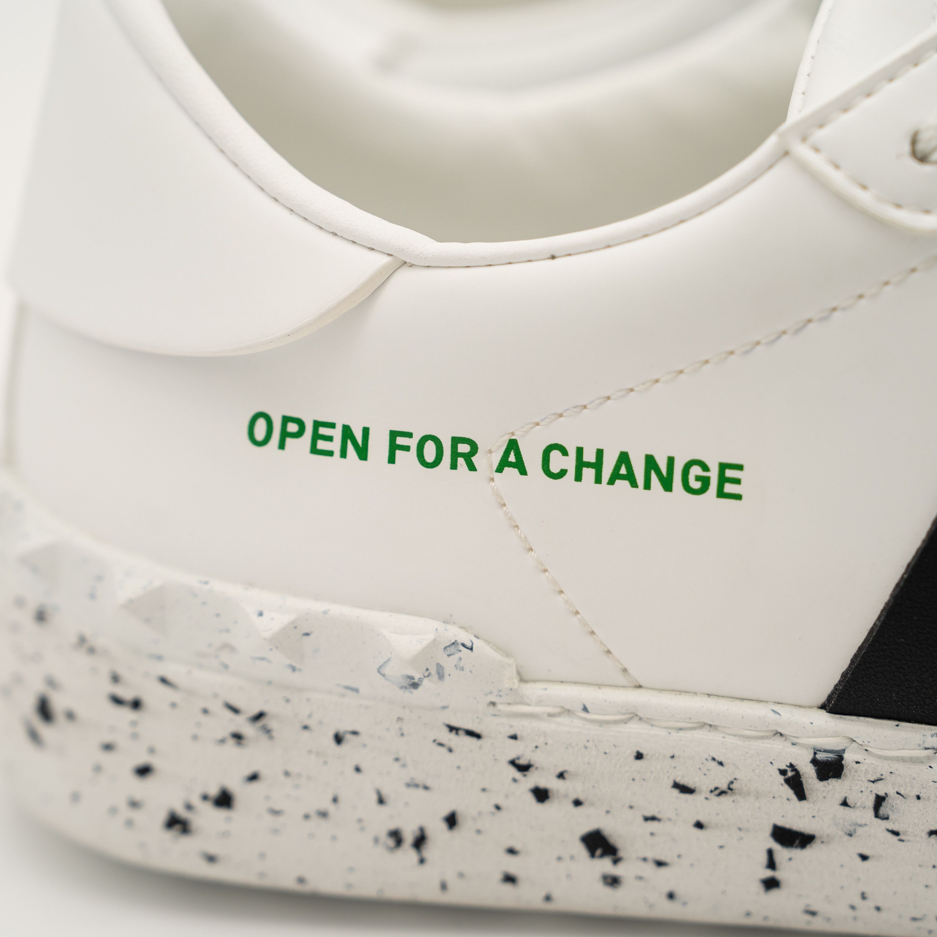 Valentino 41.5eu 8.5 us Valentino Open For A Change White Black Size US 8.5 / EU 41-42 - 9 Thumbnail