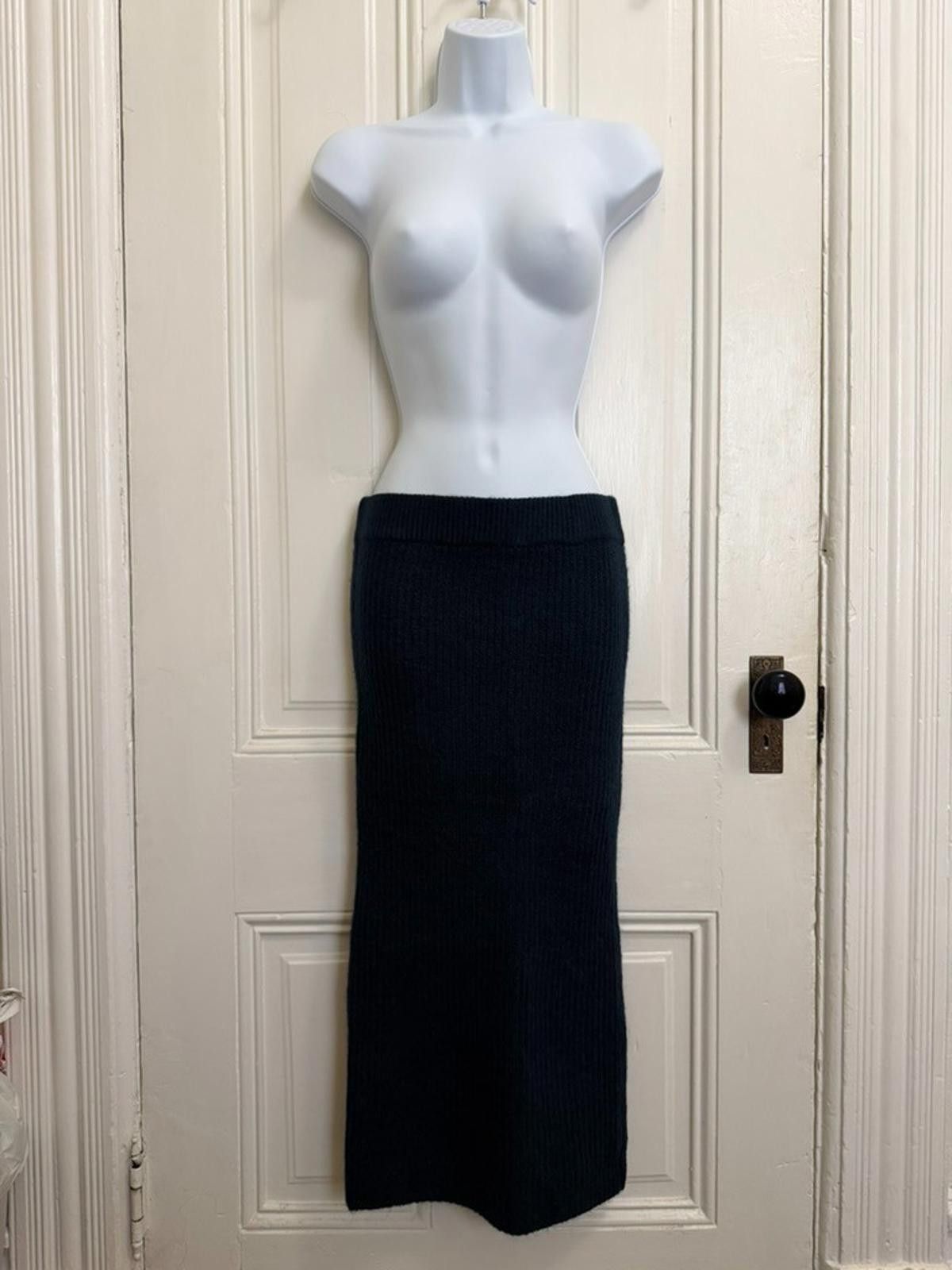 Asos ASOS Design Knit Midi Skirt in Dark Navy (US 4) Size 27" / US 4 / IT 40 - 2 Thumbnail