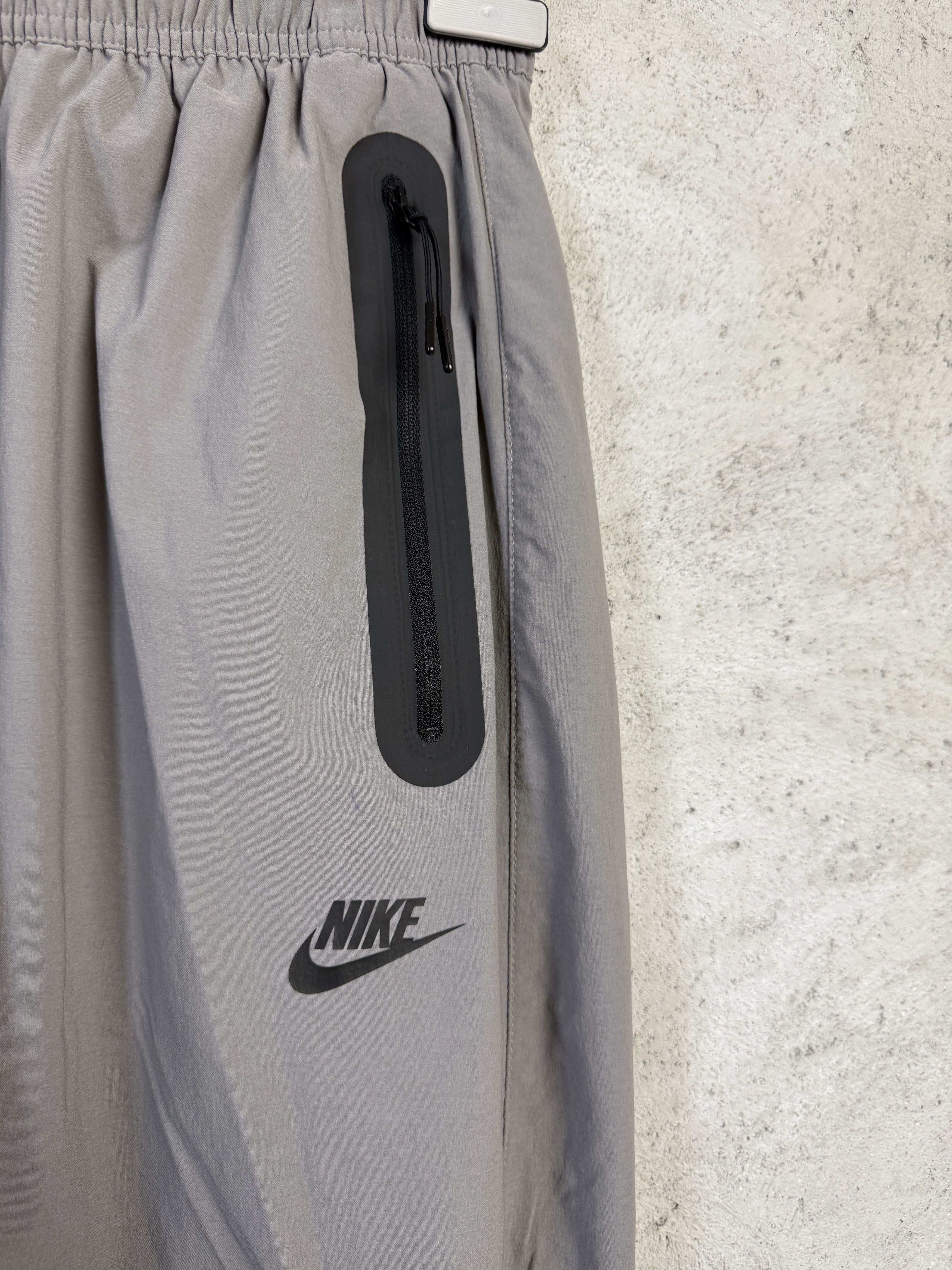 Nike Nike Tech Woven oversized track pants sport Size US 28 / EU 44 - 2 Thumbnail