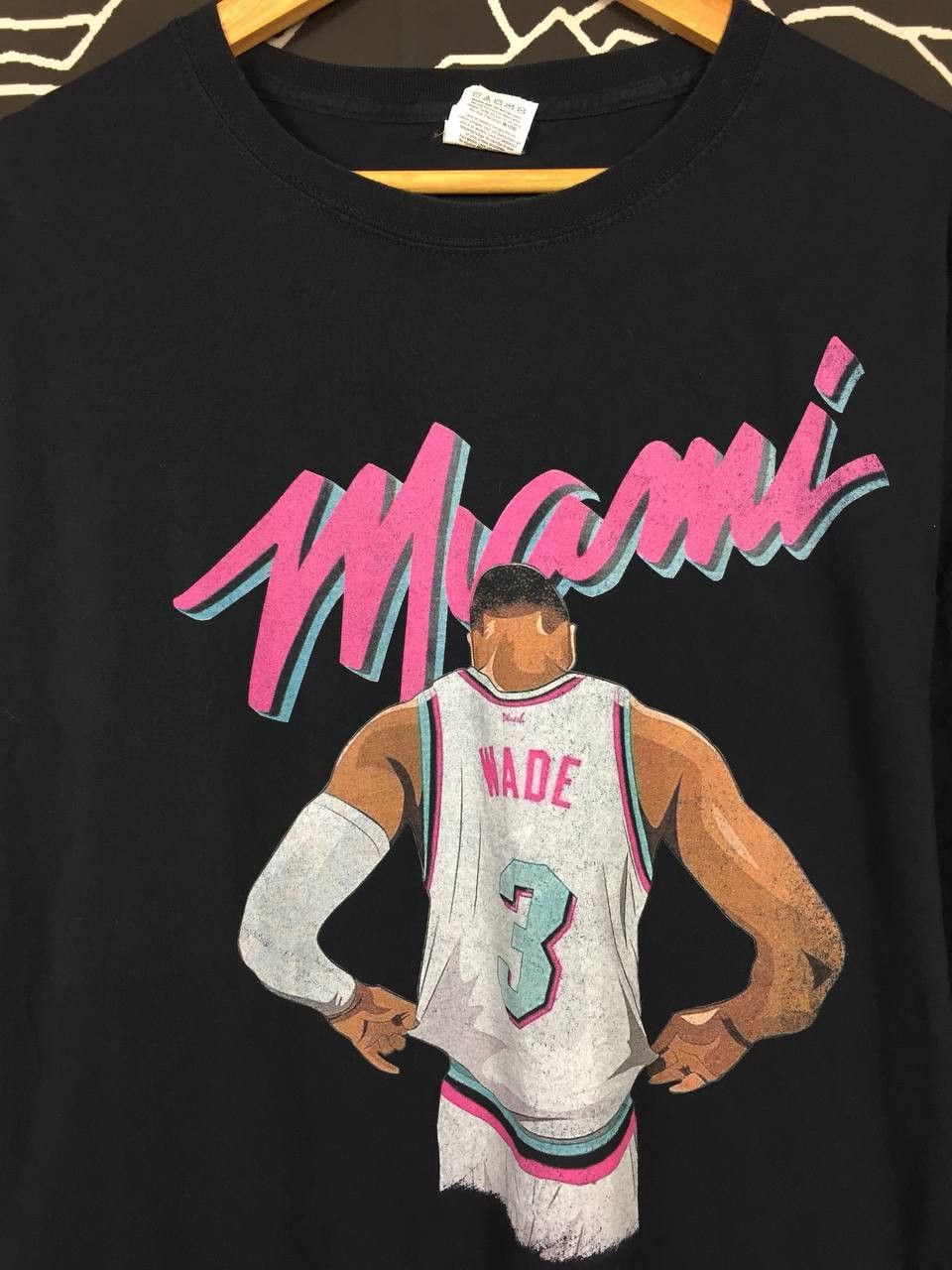 NBA × Sports Specialties × Vintage Dwayne Wade Miami Heat NBA American Sports Tee Size US XXL / EU 58 / 5 - 3 Thumbnail