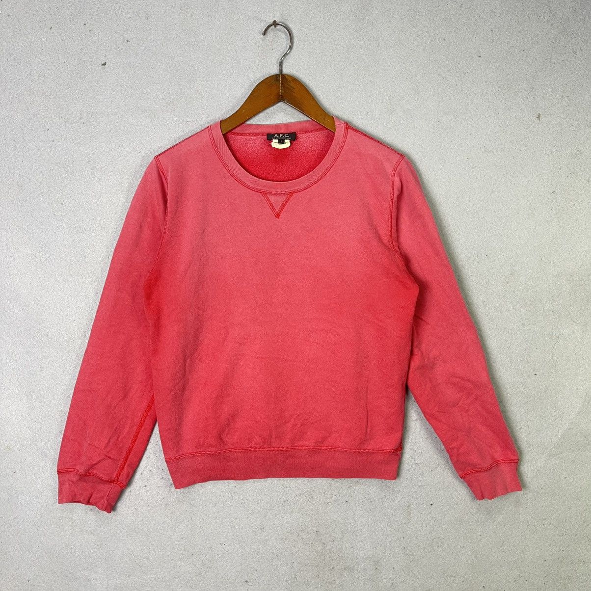A.P.C. A.P.C. Paris Minimalist Pink Sweatshirt Made in France Size S / US 4 / IT 40 - 1 Thumbnail