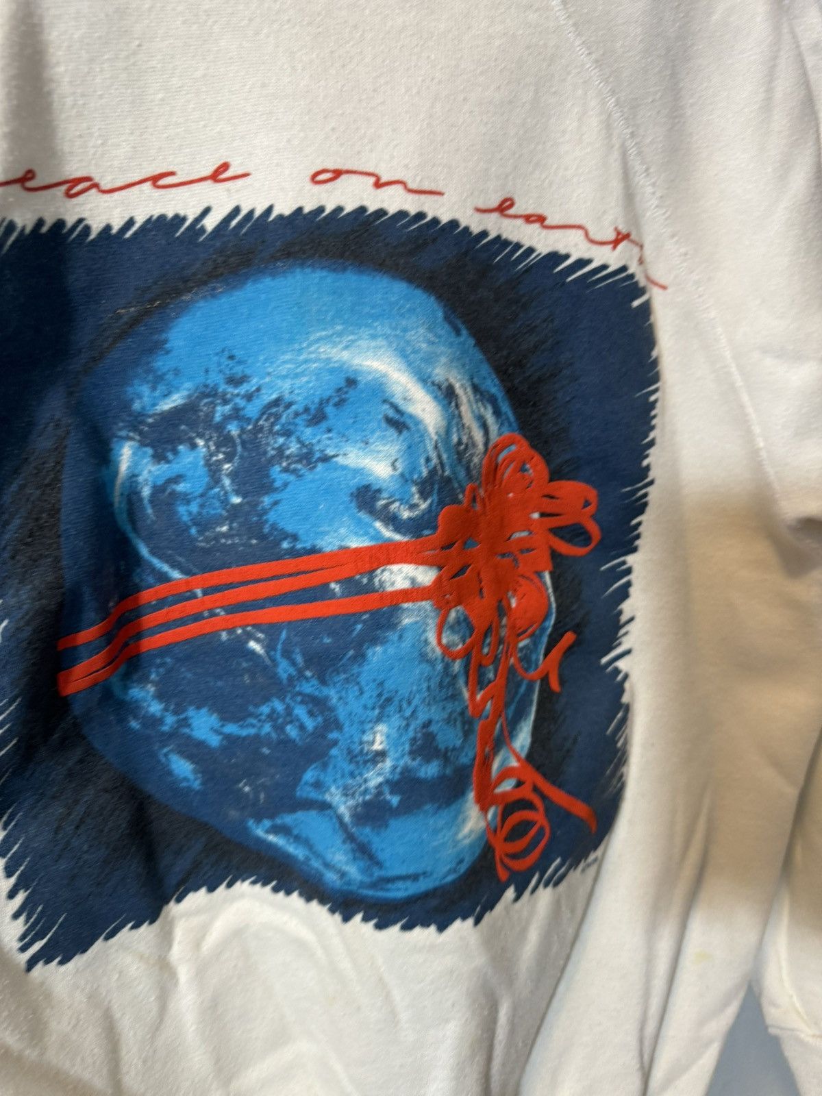 Vintage Vintage Peace On Earth Sweatshirt Size US M / EU 48-50 / 2 - 3 Thumbnail