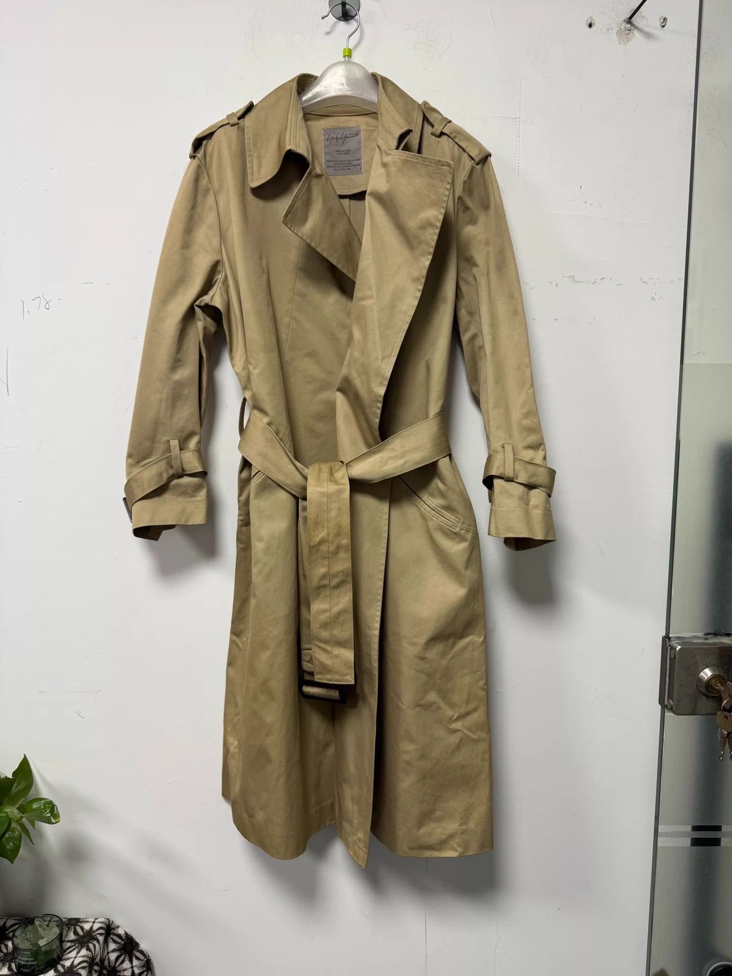 Yohji Yamamoto Beige Belted Trench Coat Size S Size US S / EU 44-46 / 1 - 1 Thumbnail