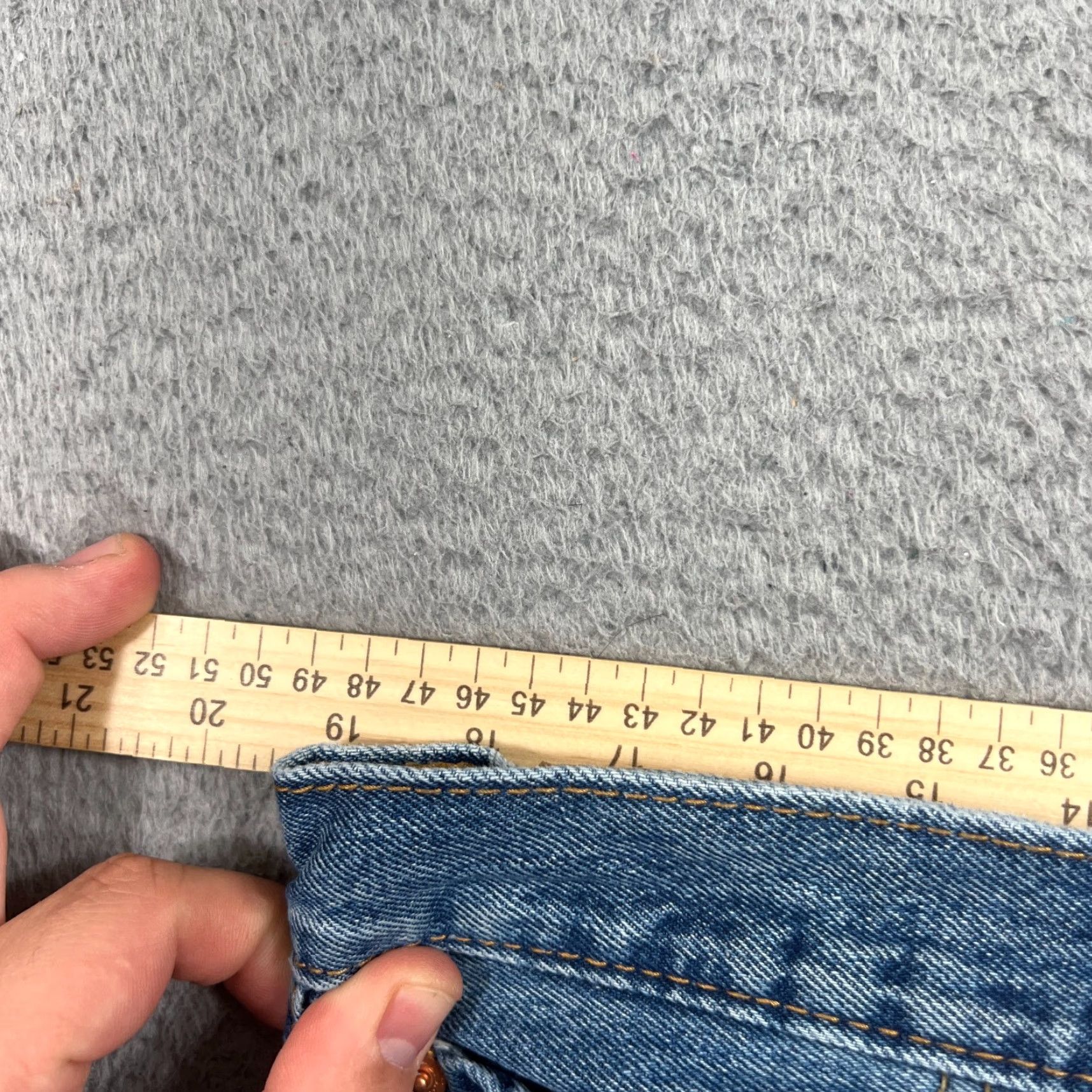 Levi's VINTAGE Levi's Jeans Men 550 Straight Leg 38x32 Dark Blue Denim Relaxed Fit 90s Grunge Mens Size US 38 / EU 54 - 5 Thumbnail