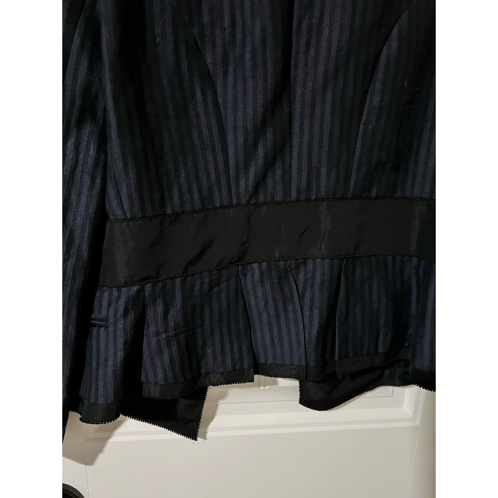 DKNY DKNY Donna Karan New York Striped Trim Short Jacket Blazer Size XS / US 0-2 / IT 36-38 - 16 Thumbnail