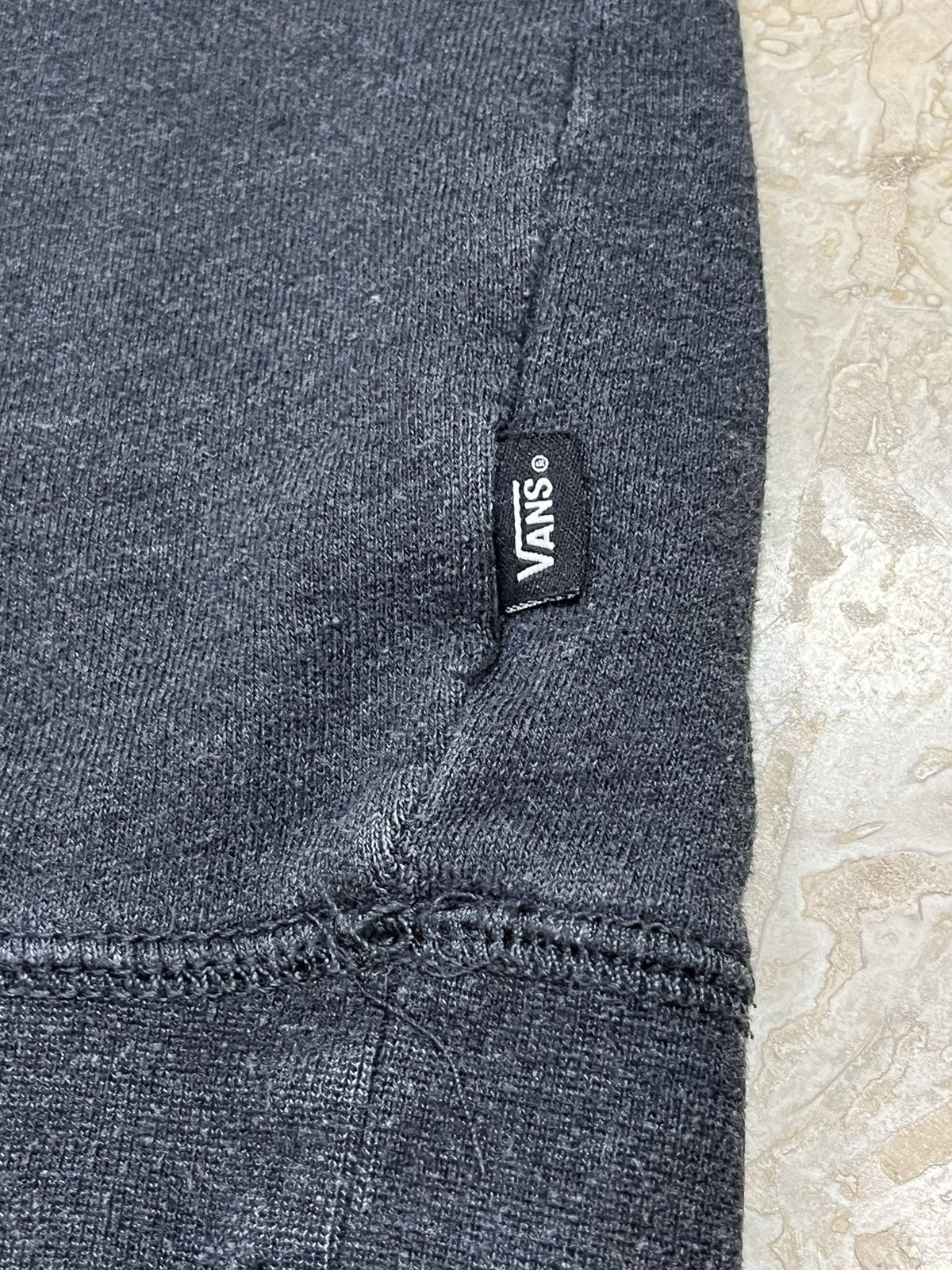 Vans × Vintage Y2K Thrashed Vans Sweatshirt Size US XL / EU 56 / 4 - 14 Thumbnail