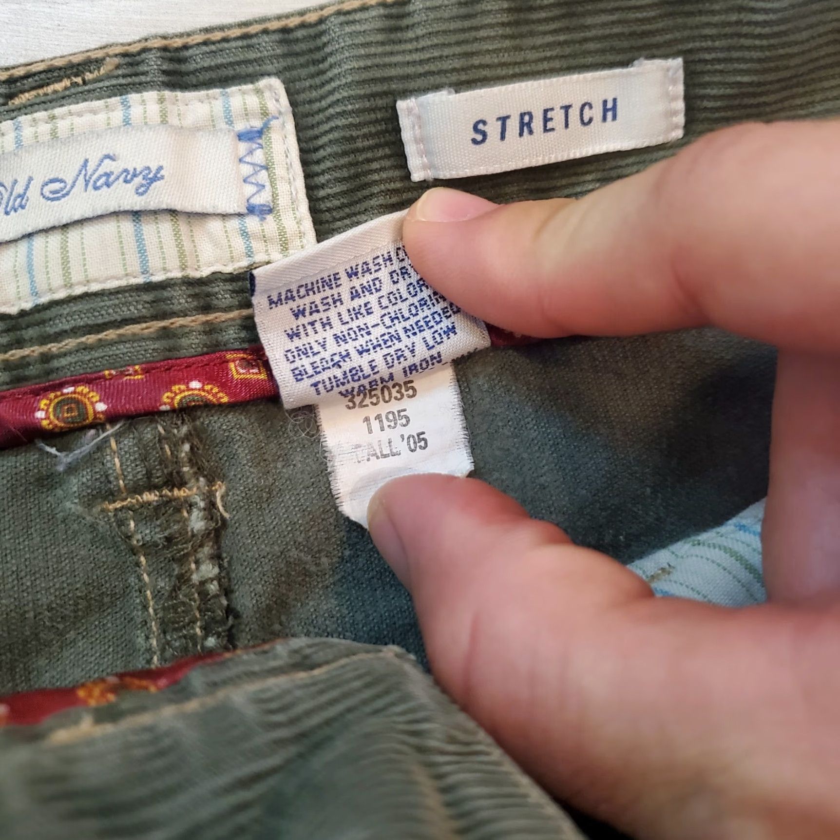 Old Navy VINTAGE Old Navy Corduroy Skirt Green 4 Mini Short Mid Rise Zipper Button 90s Grunge Womens Size 27" / US 4 / IT 40 - 7 Thumbnail