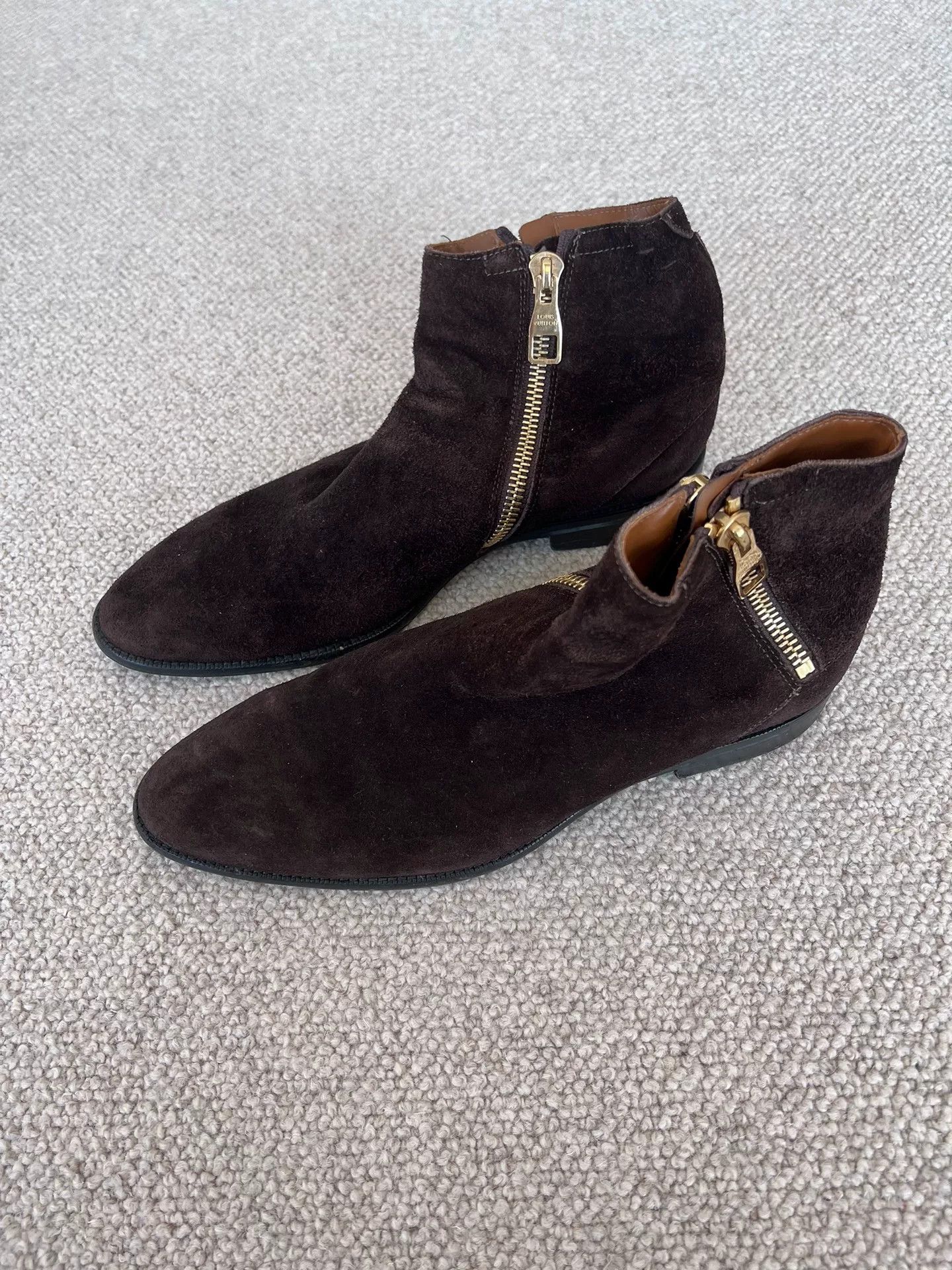 Louis Vuitton louis vuitton brown suede ankle boots Size US 10 / EU 43 - 1 Thumbnail