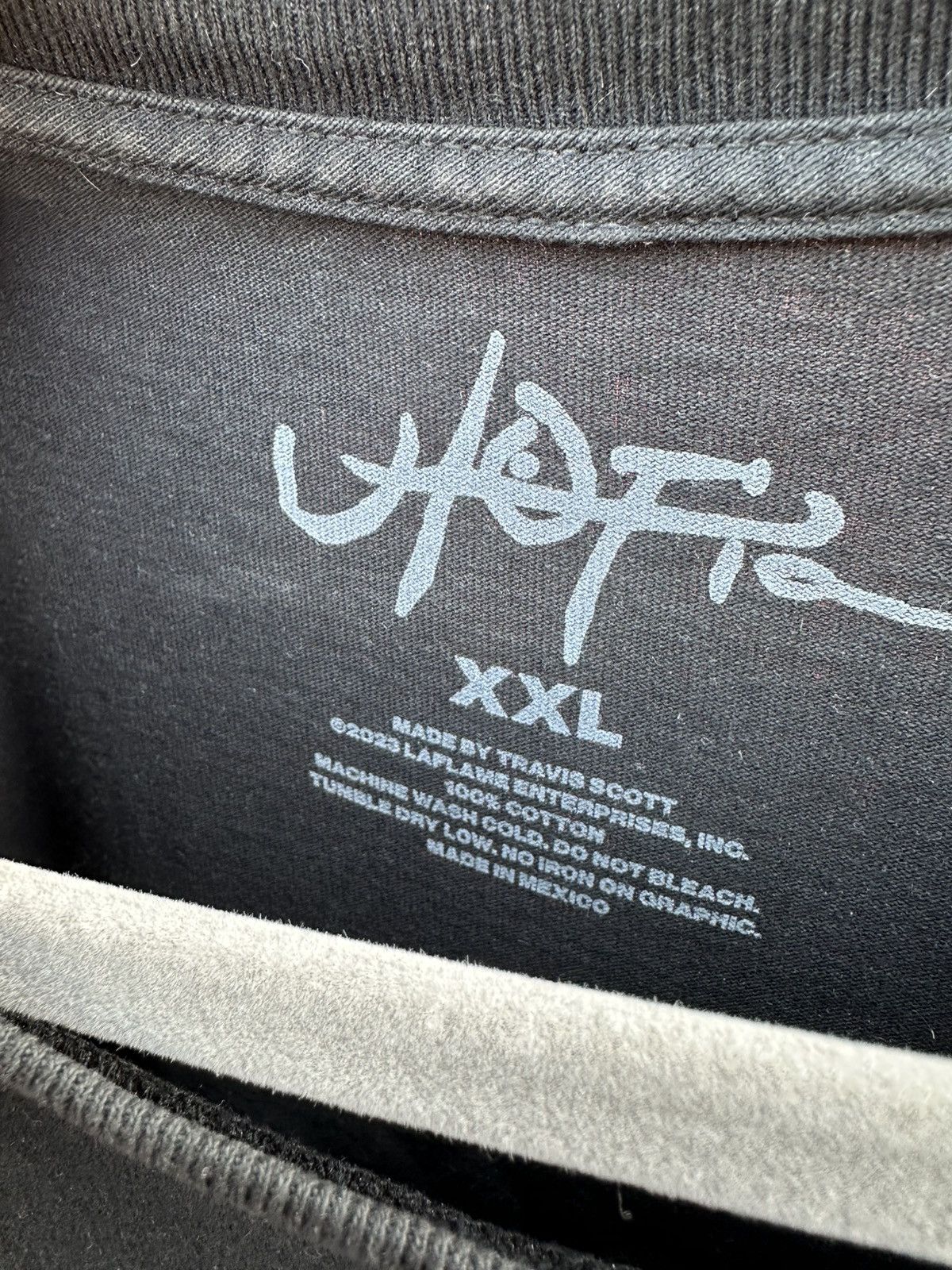 Travis Scott Travis Scott Utopia x KAWS tee II size XXL Size US XXL / EU 58 / 5 - 3 Thumbnail