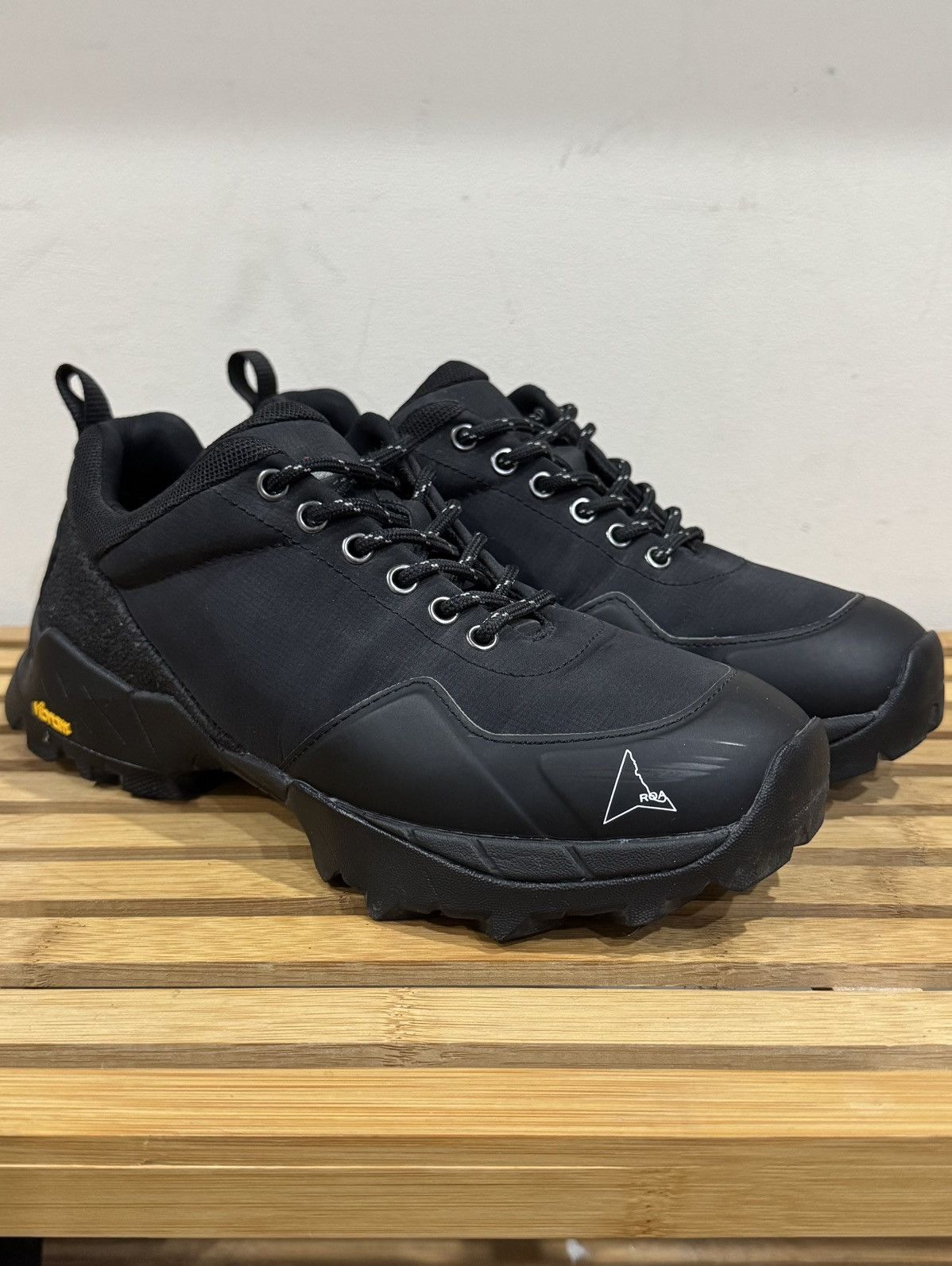 ROA ROA Neal Black Low Hiking Boot Sneaker 37 38 5 6 Size US 5 / EU 37 - 1 Thumbnail
