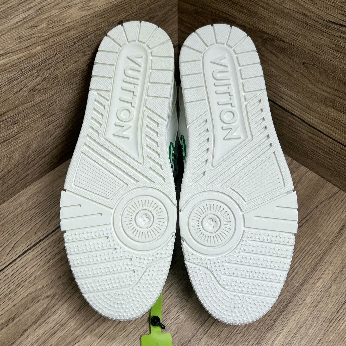 Louis Vuitton LV Trainer White Green Sneakers Size US 8.5 / EU 41-42 - 6 Thumbnail