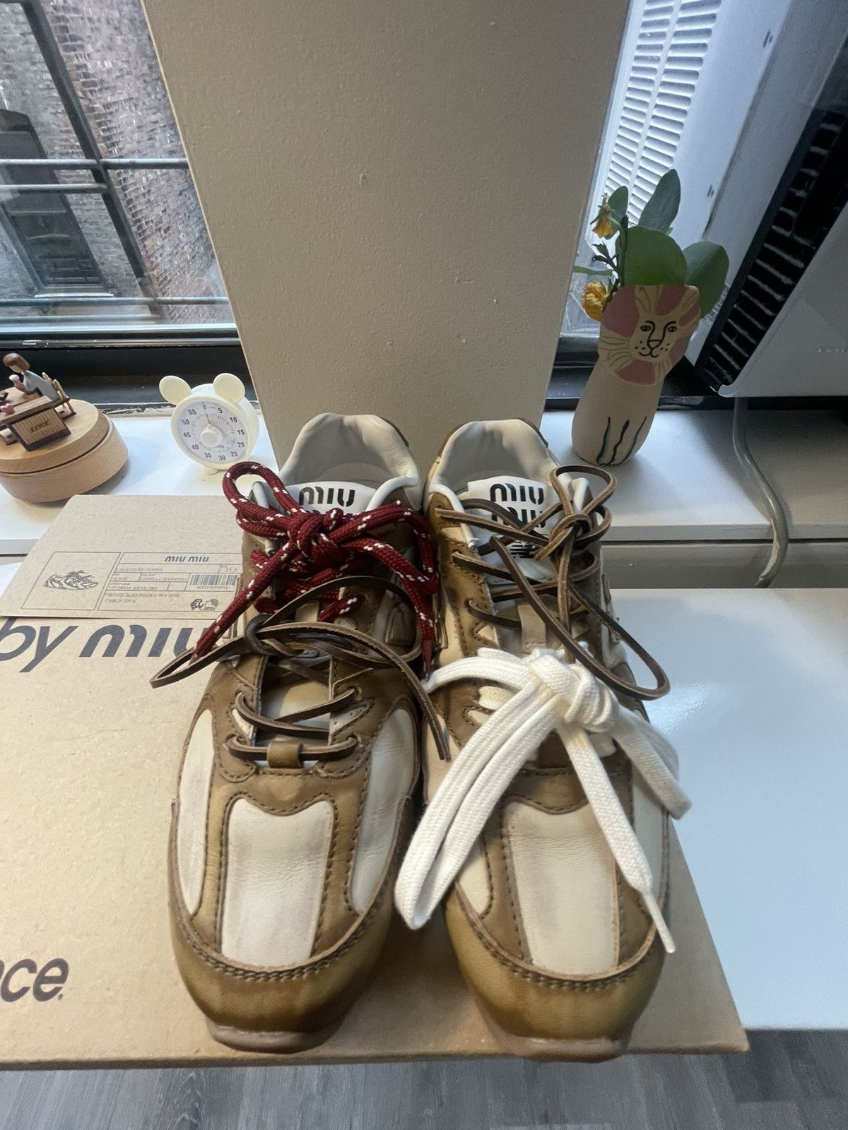 Miu Miu × New Balance Miu Miu x New Balance Brown low-top Size US 5.5 / IT 35.5 - 4 Thumbnail